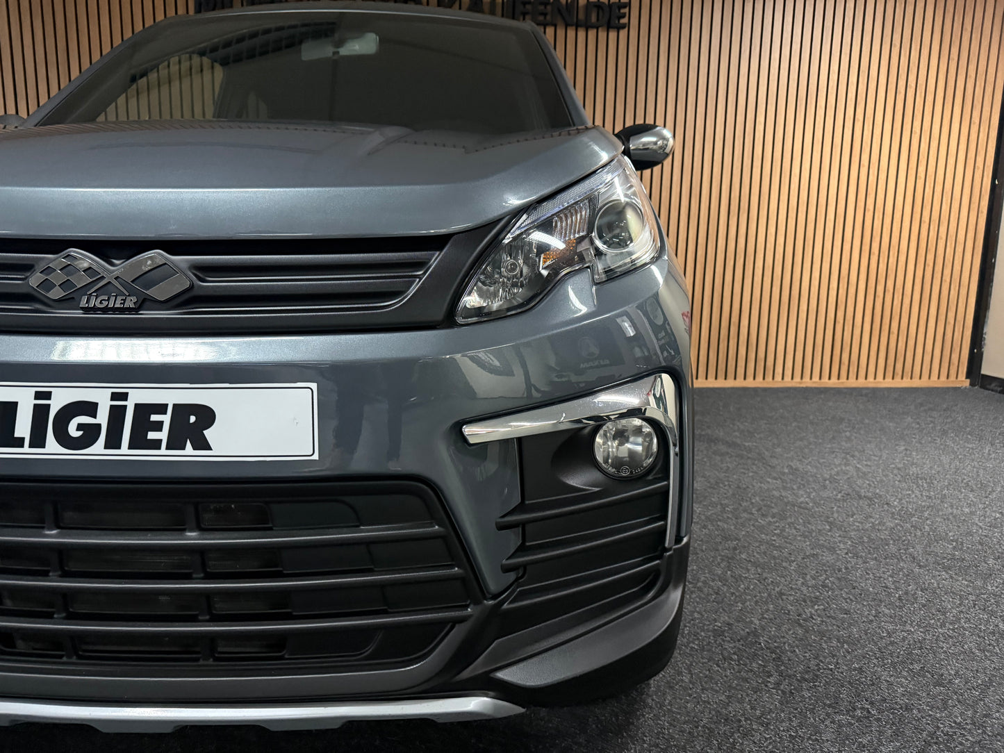 Ligier JS60 Sport | Servolenkung | 8 PS leiser DCI Motor | 45 km/h | Rückfahrkamera | Innerhalb 250 KM Kostenlose Lieferung | Mopedauto | Leichtmobile