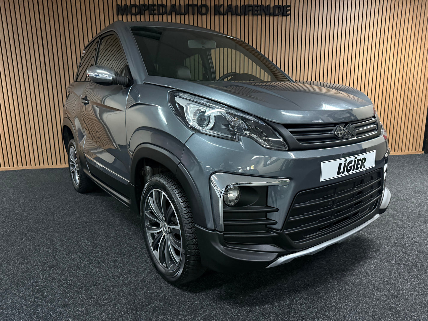 Ligier JS60 Sport | Servolenkung | 8 PS leiser DCI Motor | 45 km/h | Rückfahrkamera | Innerhalb 250 KM Kostenlose Lieferung | Mopedauto | Leichtmobile