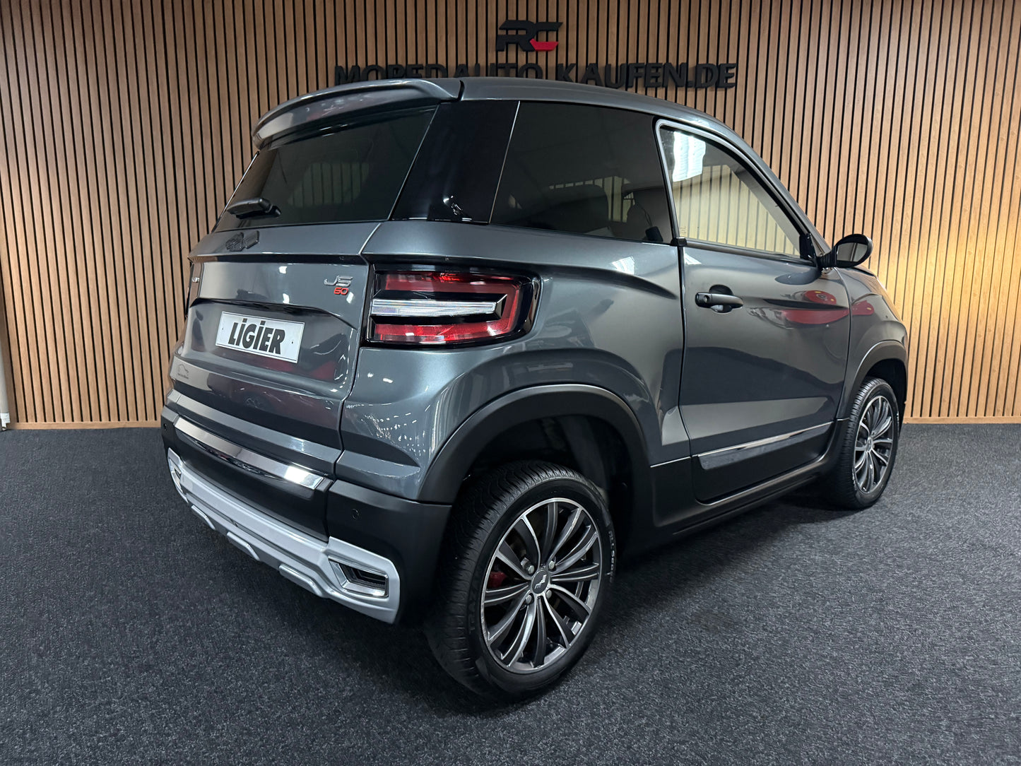 Ligier JS60 Sport | Servolenkung | 8 PS leiser DCI Motor | 45 km/h | Rückfahrkamera | Innerhalb 250 KM Kostenlose Lieferung | Mopedauto | Leichtmobile