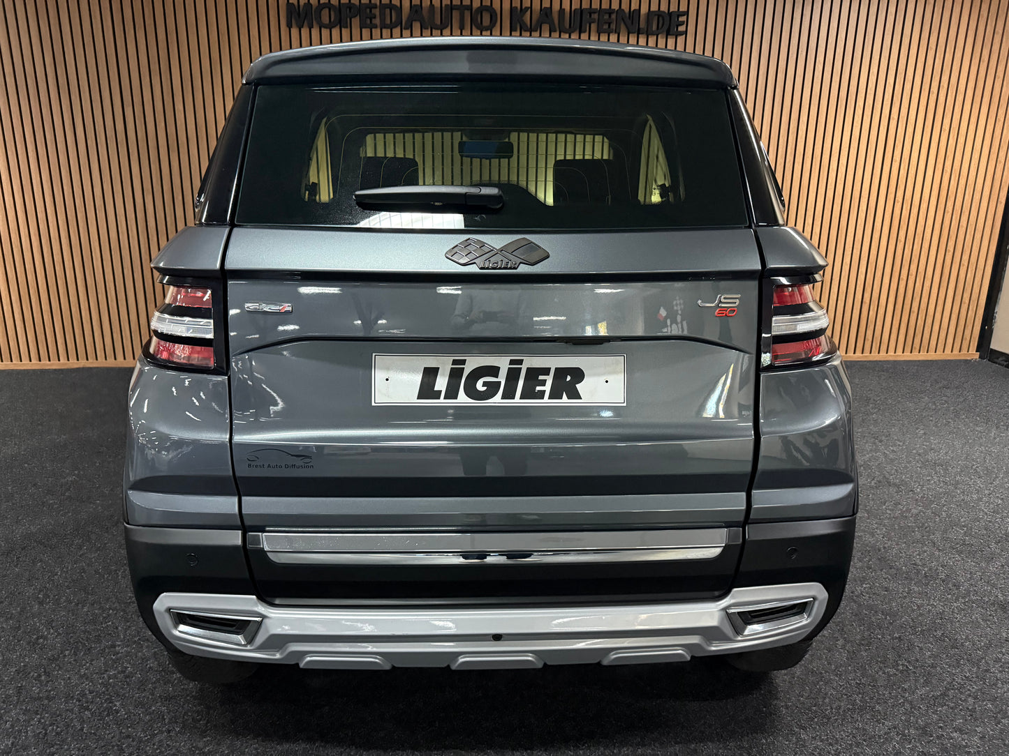 Ligier JS60 Sport | Servolenkung | 8 PS leiser DCI Motor | 45 km/h | Rückfahrkamera | Innerhalb 250 KM Kostenlose Lieferung | Mopedauto | Leichtmobile