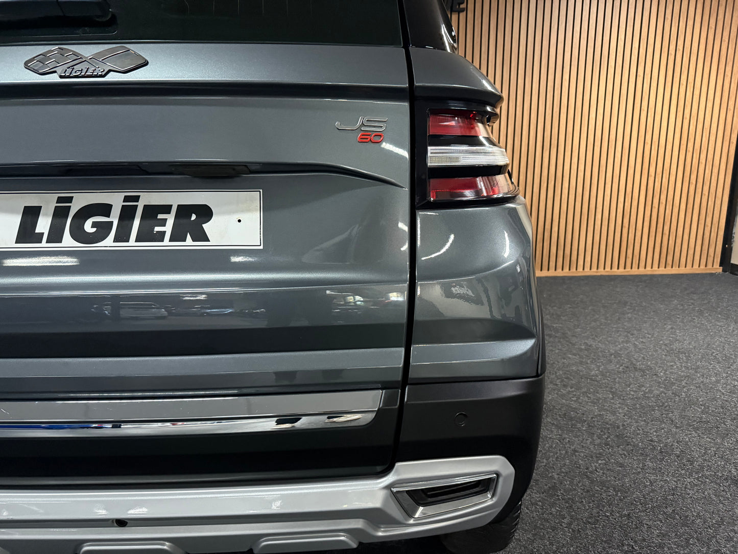 Ligier JS60 Sport | Servolenkung | 8 PS leiser DCI Motor | 45 km/h | Rückfahrkamera | Innerhalb 250 KM Kostenlose Lieferung | Mopedauto | Leichtmobile