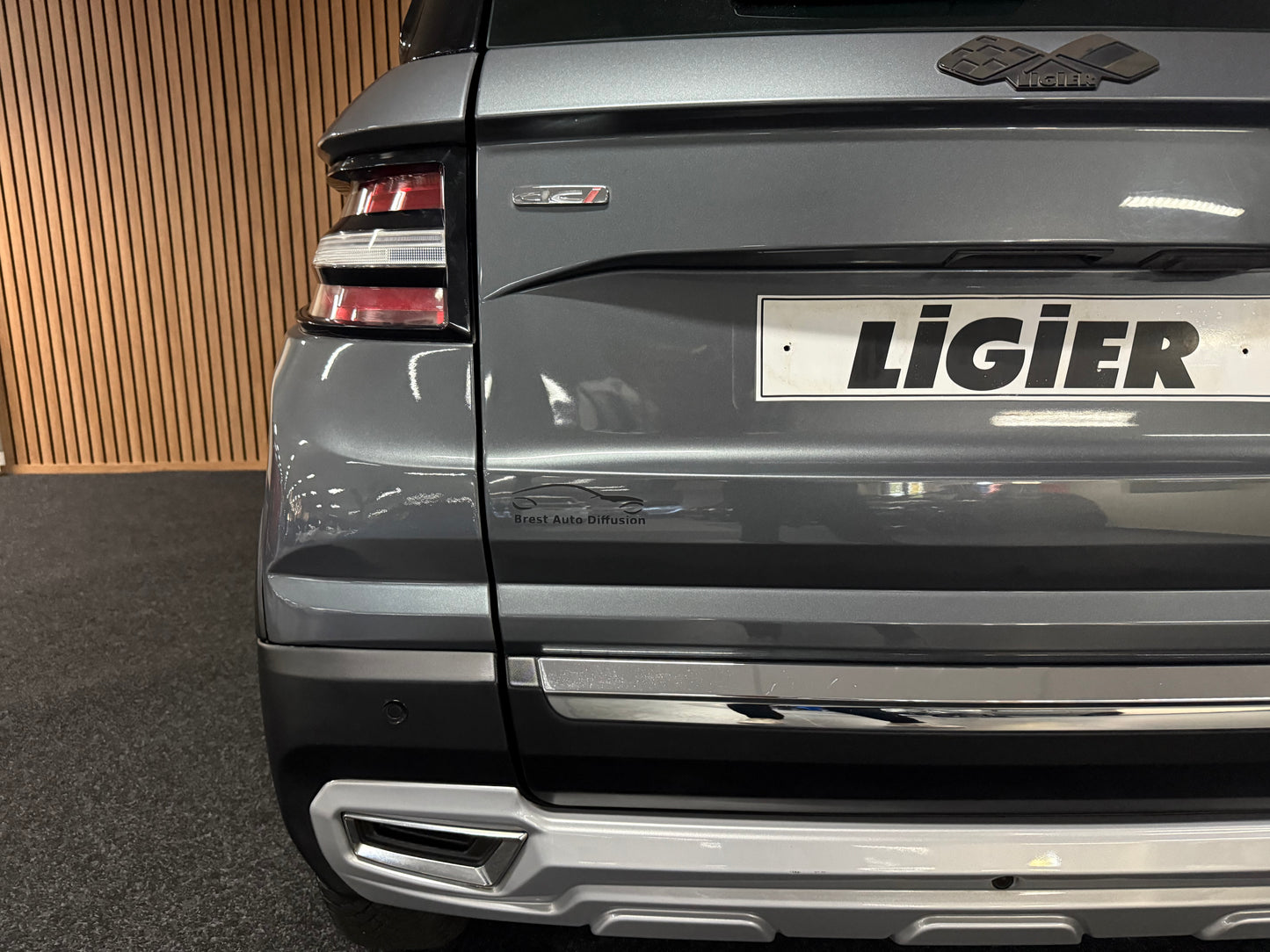 Ligier JS60 Sport | Servolenkung | 8 PS leiser DCI Motor | 45 km/h | Rückfahrkamera | Innerhalb 250 KM Kostenlose Lieferung | Mopedauto | Leichtmobile