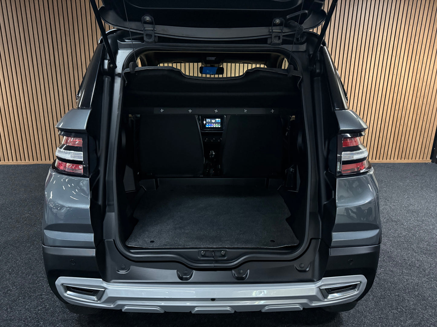 Ligier JS60 Sport | Servolenkung | 8 PS leiser DCI Motor | 45 km/h | Rückfahrkamera | Innerhalb 250 KM Kostenlose Lieferung | Mopedauto | Leichtmobile