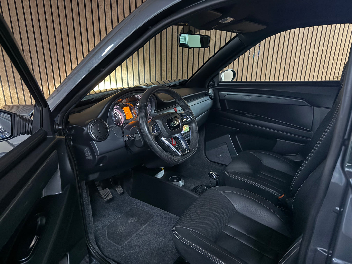 Ligier JS60 Sport | Servolenkung | 8 PS leiser DCI Motor | 45 km/h | Rückfahrkamera | Innerhalb 250 KM Kostenlose Lieferung | Mopedauto | Leichtmobile