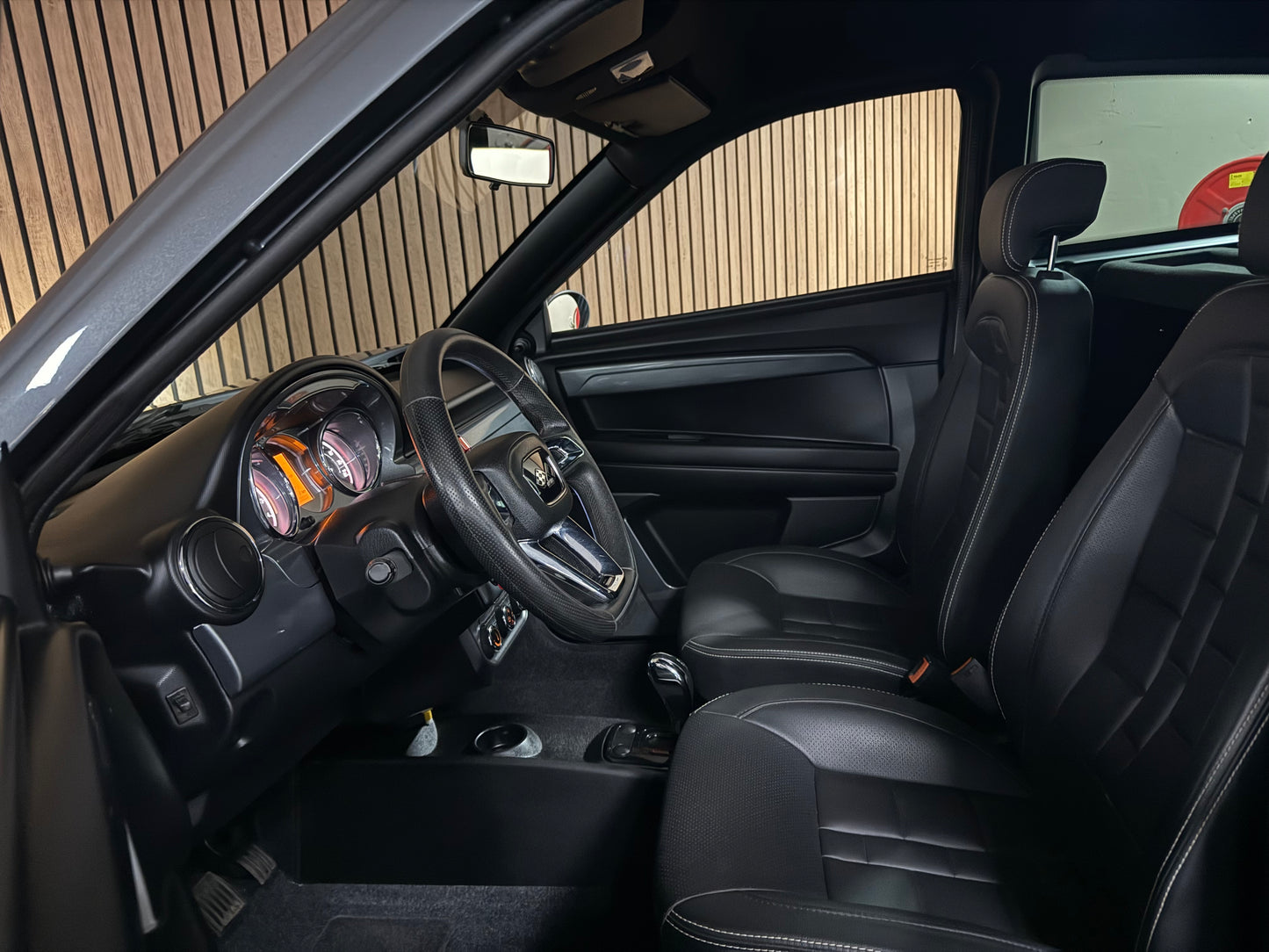 Ligier JS60 Sport | Servolenkung | 8 PS leiser DCI Motor | 45 km/h | Rückfahrkamera | Innerhalb 250 KM Kostenlose Lieferung | Mopedauto | Leichtmobile