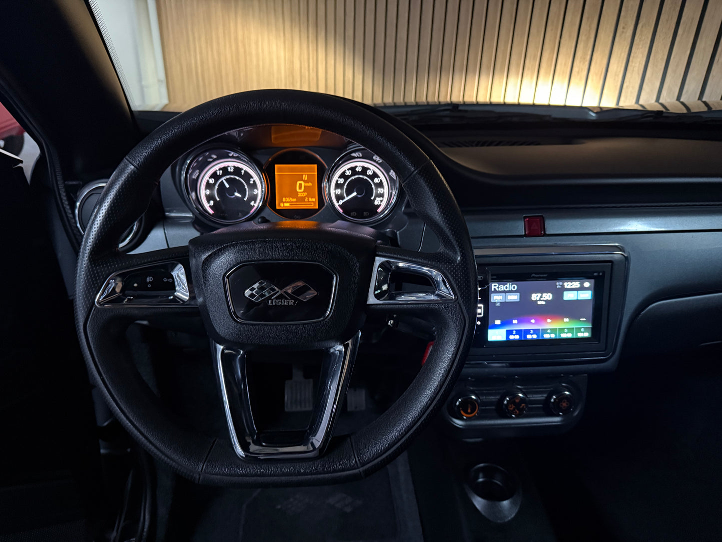 Ligier JS60 Sport | Servolenkung | 8 PS leiser DCI Motor | 45 km/h | Rückfahrkamera | Innerhalb 250 KM Kostenlose Lieferung | Mopedauto | Leichtmobile