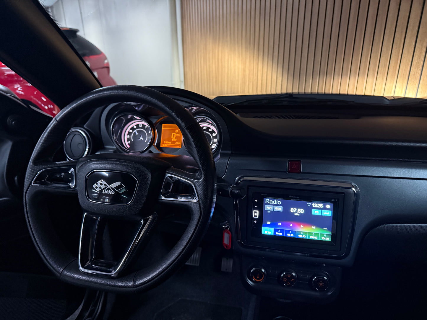 Ligier JS60 Sport | Servolenkung | 8 PS leiser DCI Motor | 45 km/h | Rückfahrkamera | Innerhalb 250 KM Kostenlose Lieferung | Mopedauto | Leichtmobile