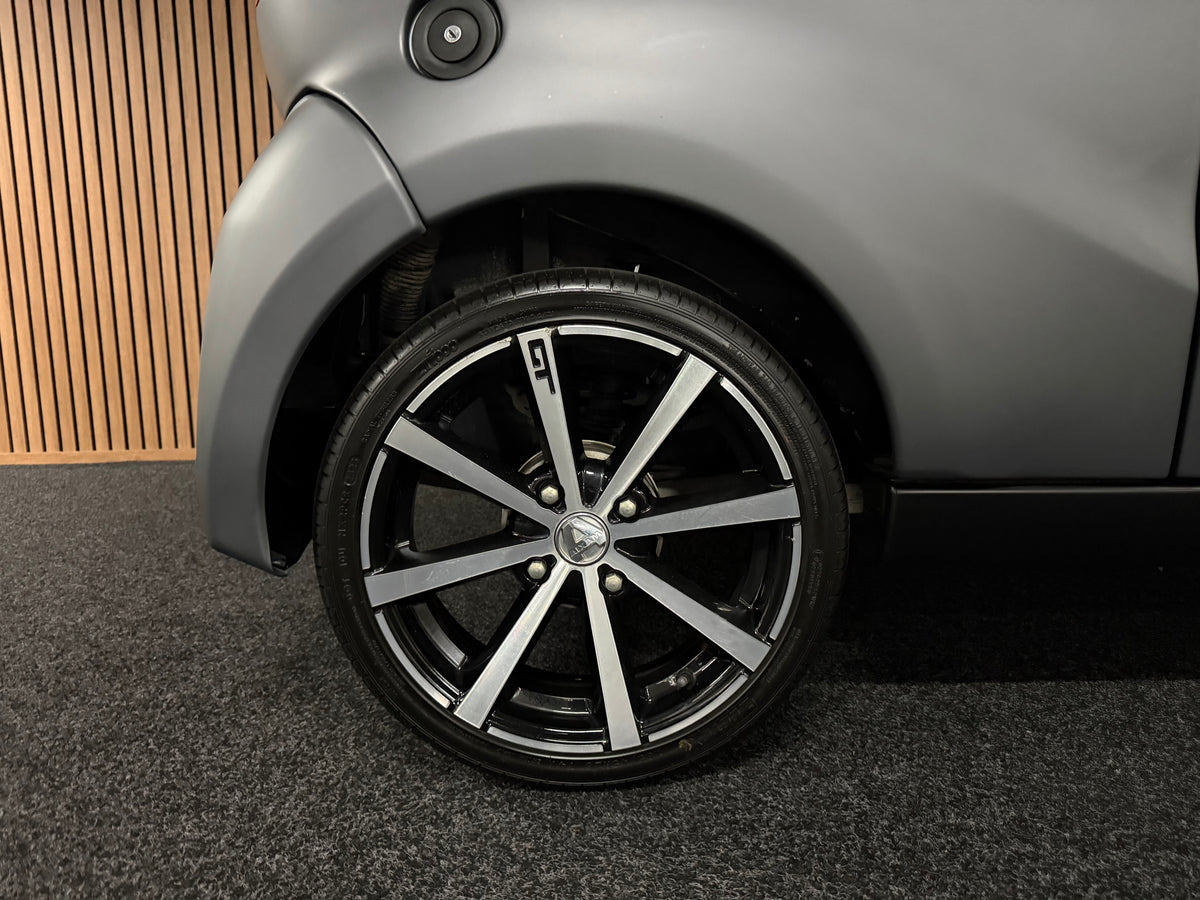 Aixam GTI Sport | Matt Grau | Rückfahrkamera | 8 PS | Multi-Media | 45 km/h | Innerhalb 250 KM Kostenlose Lieferung | Mopedauto | Leichtmobile
