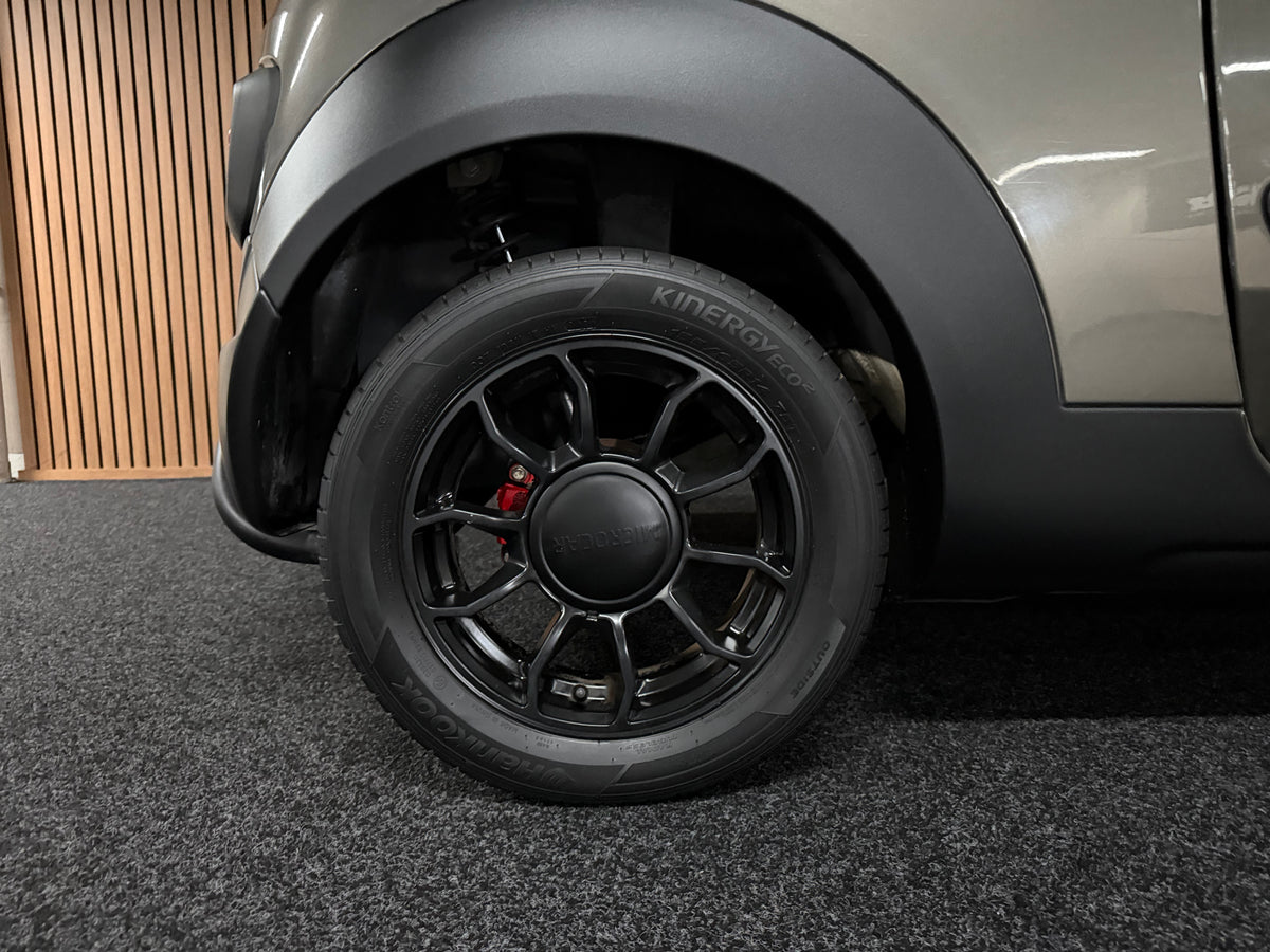 Microcar Mgo Highland X Bullbar | Klima | 8 PS leiser DCI Motor | Multi-Media | Rückfahrkamera |45 km/h | Innerhalb 250 KM Kostenlose Lieferung | Mopedauto | Leichtmobile
