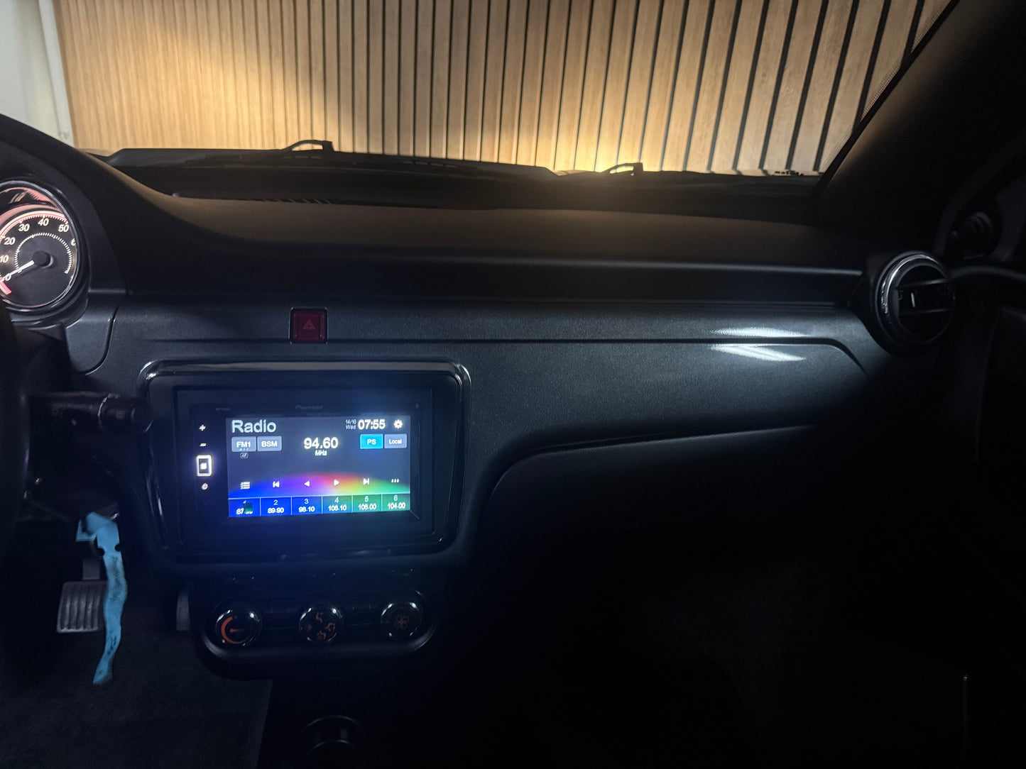 Ligier JS60 Grau | Servolenkung | Multi-Media | 8 PS leiser DCI Motor | 45 km/h | Rückfahrkamera | Innerhalb 250 KM Kostenlose Lieferung | Mopedauto | Leichtmobile