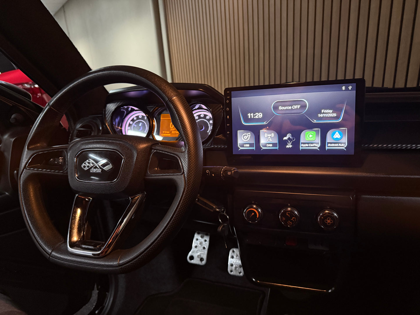 Ligier JS50 Sport 2024 Black on Black | Servolenkung | DAB + / Apple Carplay |  8 PS leiser DCI Motor | 45 km/h | Rückfahrkamera | Innerhalb 250 KM Kostenlose Lieferung | Mopedauto | Leichtmobile