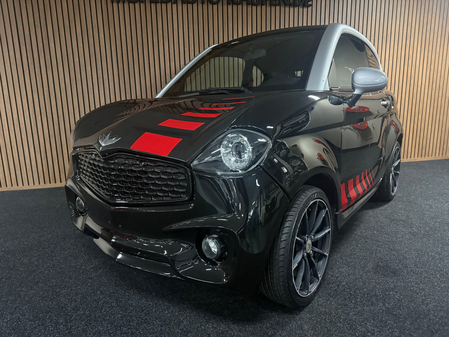 Chatenet CH40 R Line Sport | 8 PS leiser DCI Motor | Rückfahrkamera | 45 km/h | Innerhalb 250 KM Kostenlose Lieferung | Mopedauto | Leichtmobile