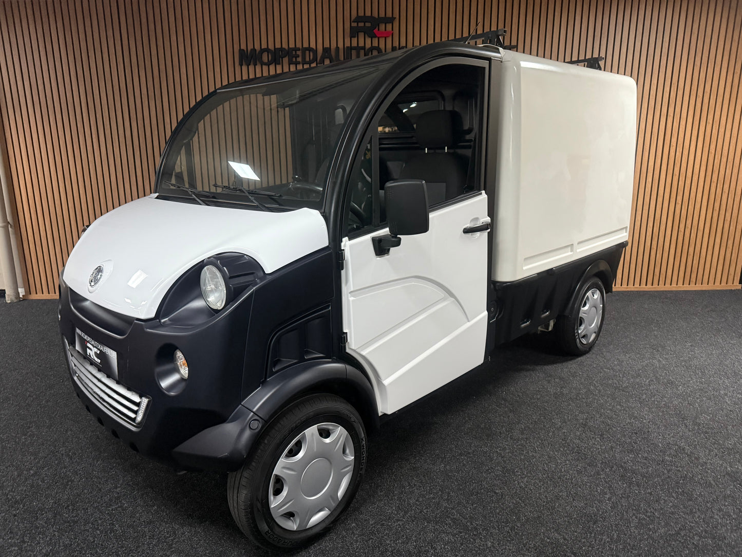 Aixam D-Truck Kastenwagen | 8 PS Motor | 45 km/h | Rückfahrkamera | Innerhalb 250 KM Kostenlose Lieferung | Mopedauto | Leichtmobile