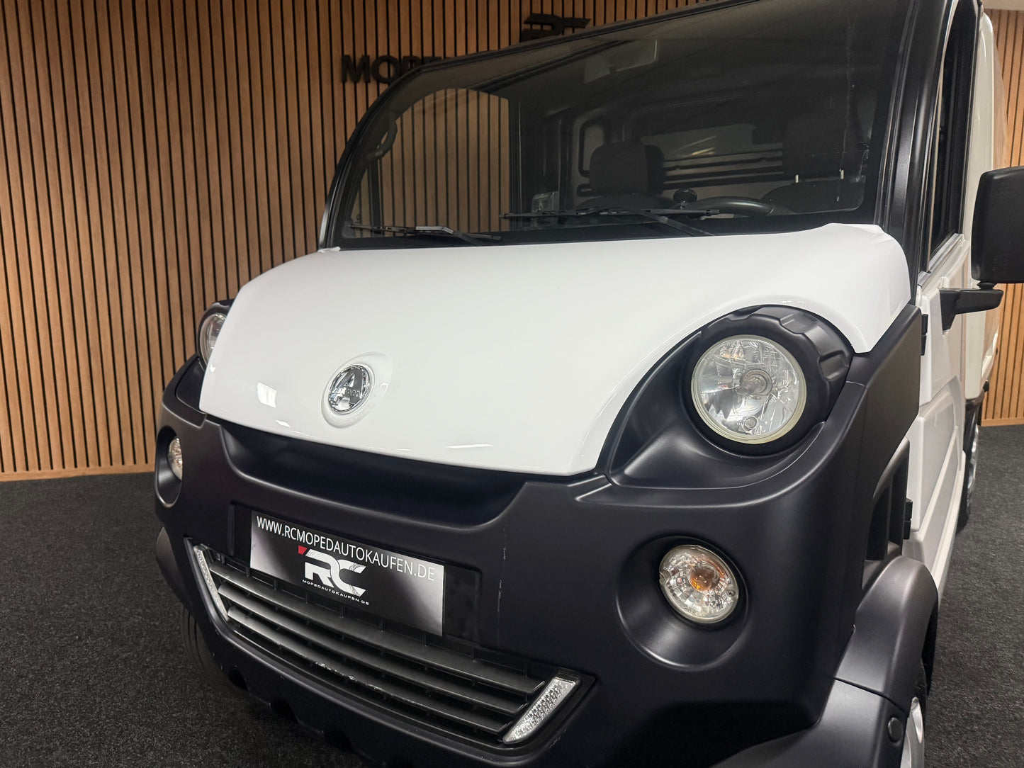 Aixam D-Truck Kastenwagen | 8 PS Motor | 45 km/h | Rückfahrkamera | Innerhalb 250 KM Kostenlose Lieferung | Mopedauto | Leichtmobile