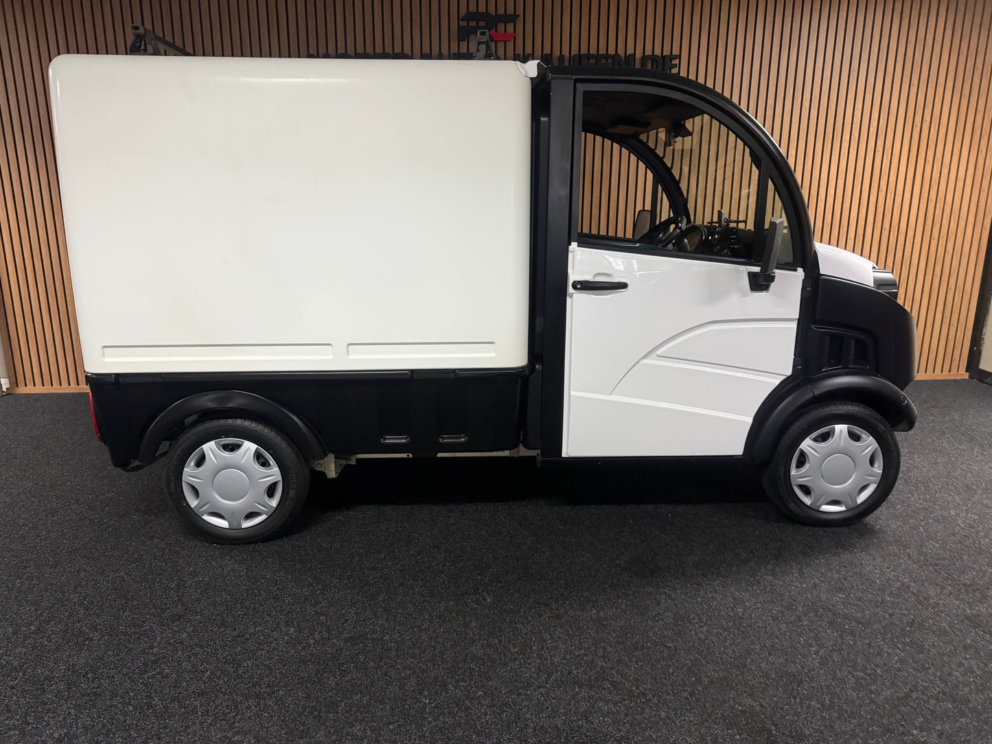 Aixam D-Truck Kastenwagen | 8 PS Motor | 45 km/h | Rückfahrkamera | Innerhalb 250 KM Kostenlose Lieferung | Mopedauto | Leichtmobile