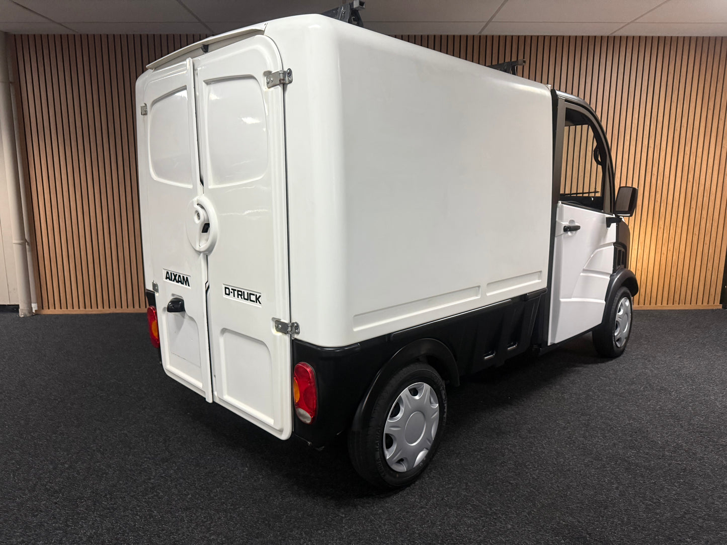 Aixam D-Truck Kastenwagen | 8 PS Motor | 45 km/h | Rückfahrkamera | Innerhalb 250 KM Kostenlose Lieferung | Mopedauto | Leichtmobile