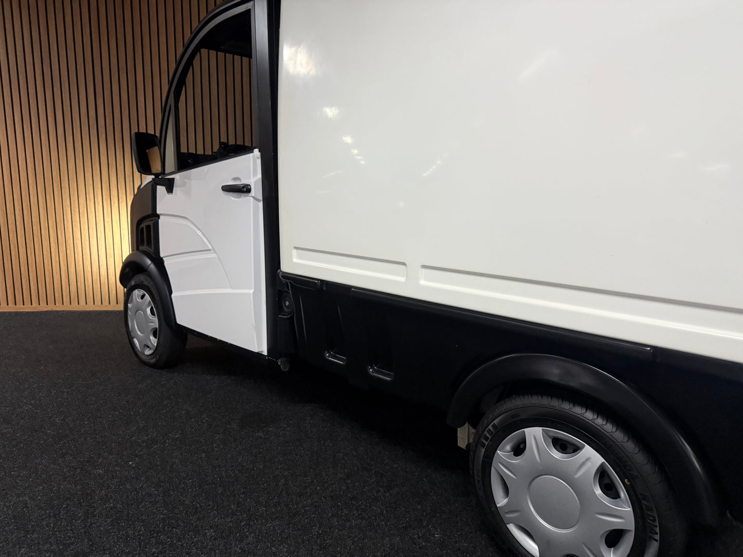 Aixam D-Truck Kastenwagen | 8 PS Motor | 45 km/h | Rückfahrkamera | Innerhalb 250 KM Kostenlose Lieferung | Mopedauto | Leichtmobile
