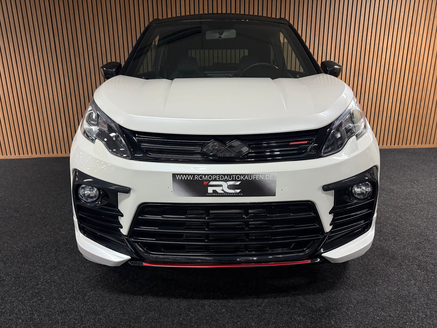 Ligier JS60 Sport Ultimate | Servolenkung | 8 PS leiser DCI Motor | 45 km/h | Rückfahrkamera | Innerhalb 250 KM Kostenlose Lieferung | Mopedauto | Leichtmobile