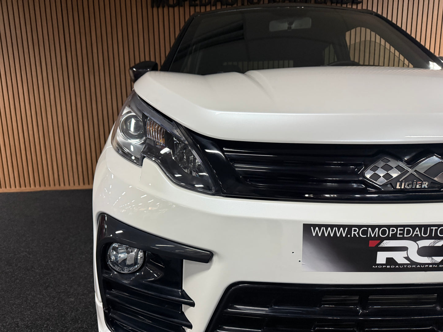 Ligier JS60 Sport Ultimate | Servolenkung | 8 PS leiser DCI Motor | 45 km/h | Rückfahrkamera | Innerhalb 250 KM Kostenlose Lieferung | Mopedauto | Leichtmobile