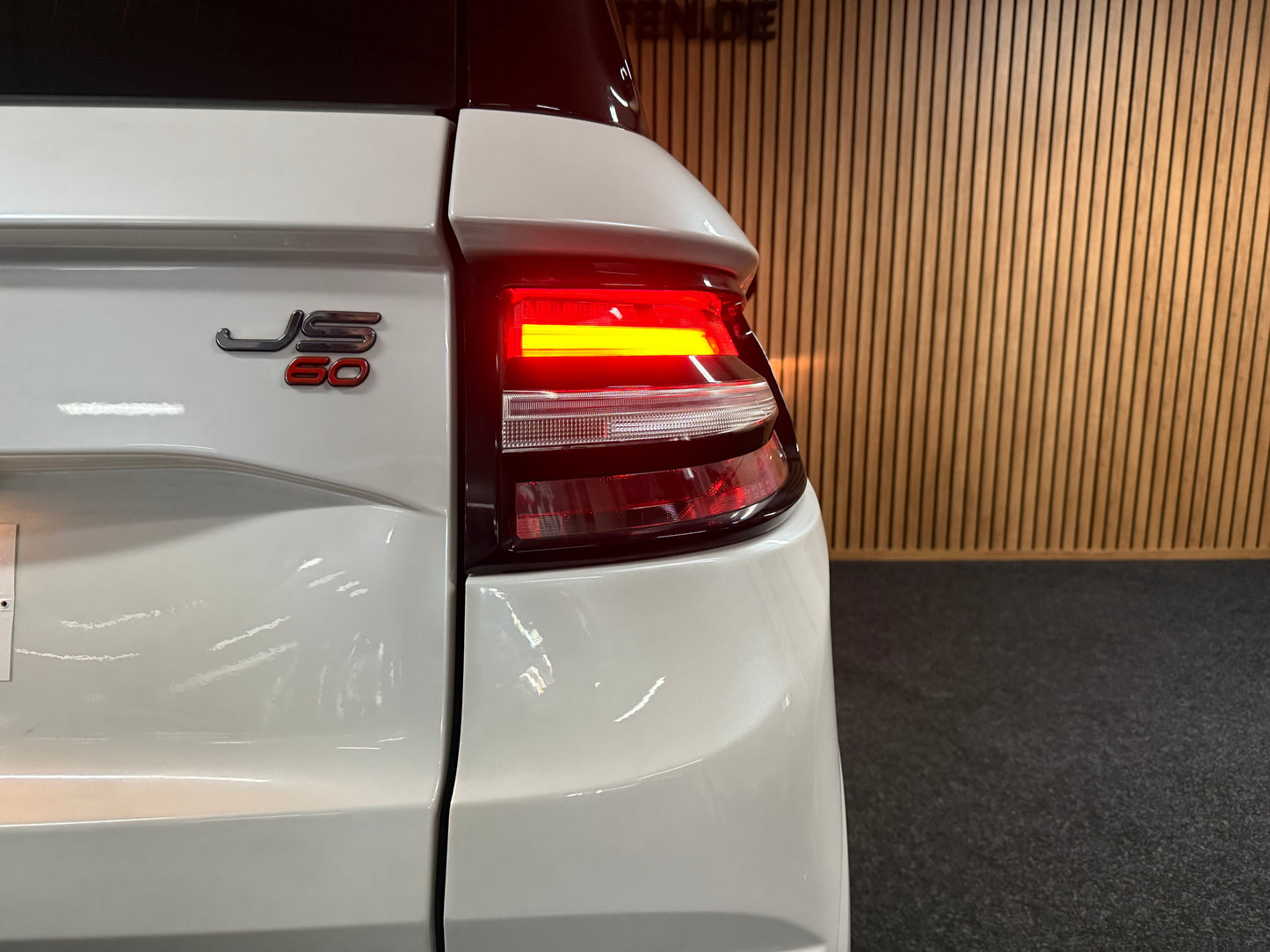 Ligier JS60 Sport Ultimate | Servolenkung | 8 PS leiser DCI Motor | 45 km/h | Rückfahrkamera | Innerhalb 250 KM Kostenlose Lieferung | Mopedauto | Leichtmobile