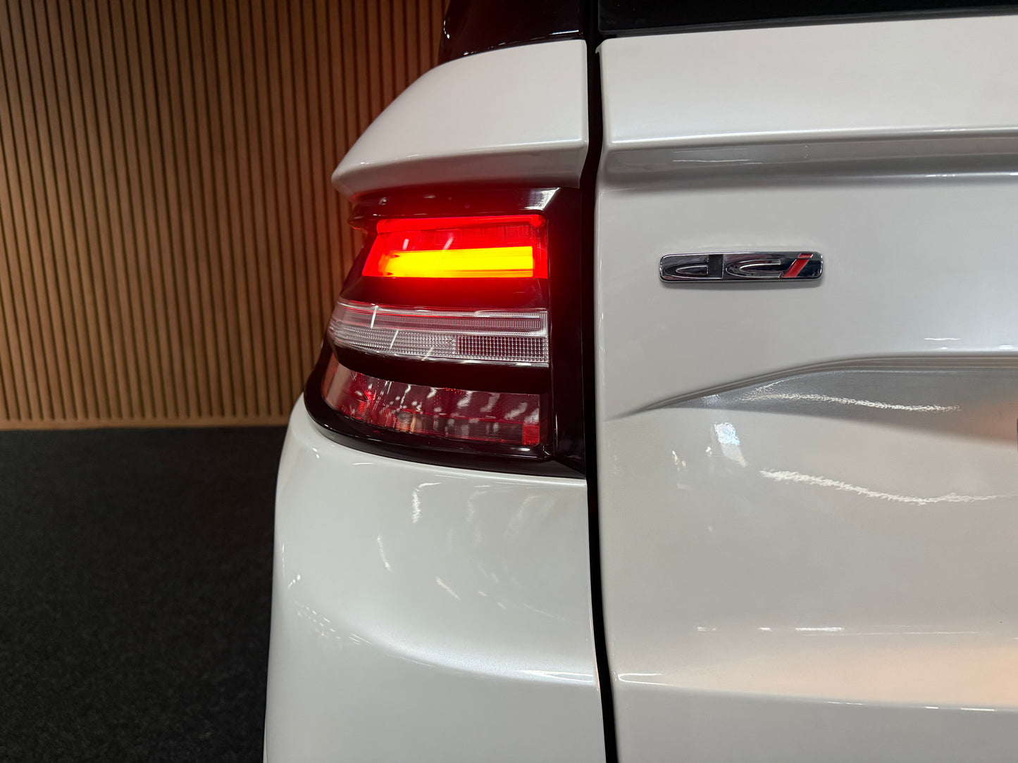 Ligier JS60 Sport Ultimate | Servolenkung | 8 PS leiser DCI Motor | 45 km/h | Rückfahrkamera | Innerhalb 250 KM Kostenlose Lieferung | Mopedauto | Leichtmobile