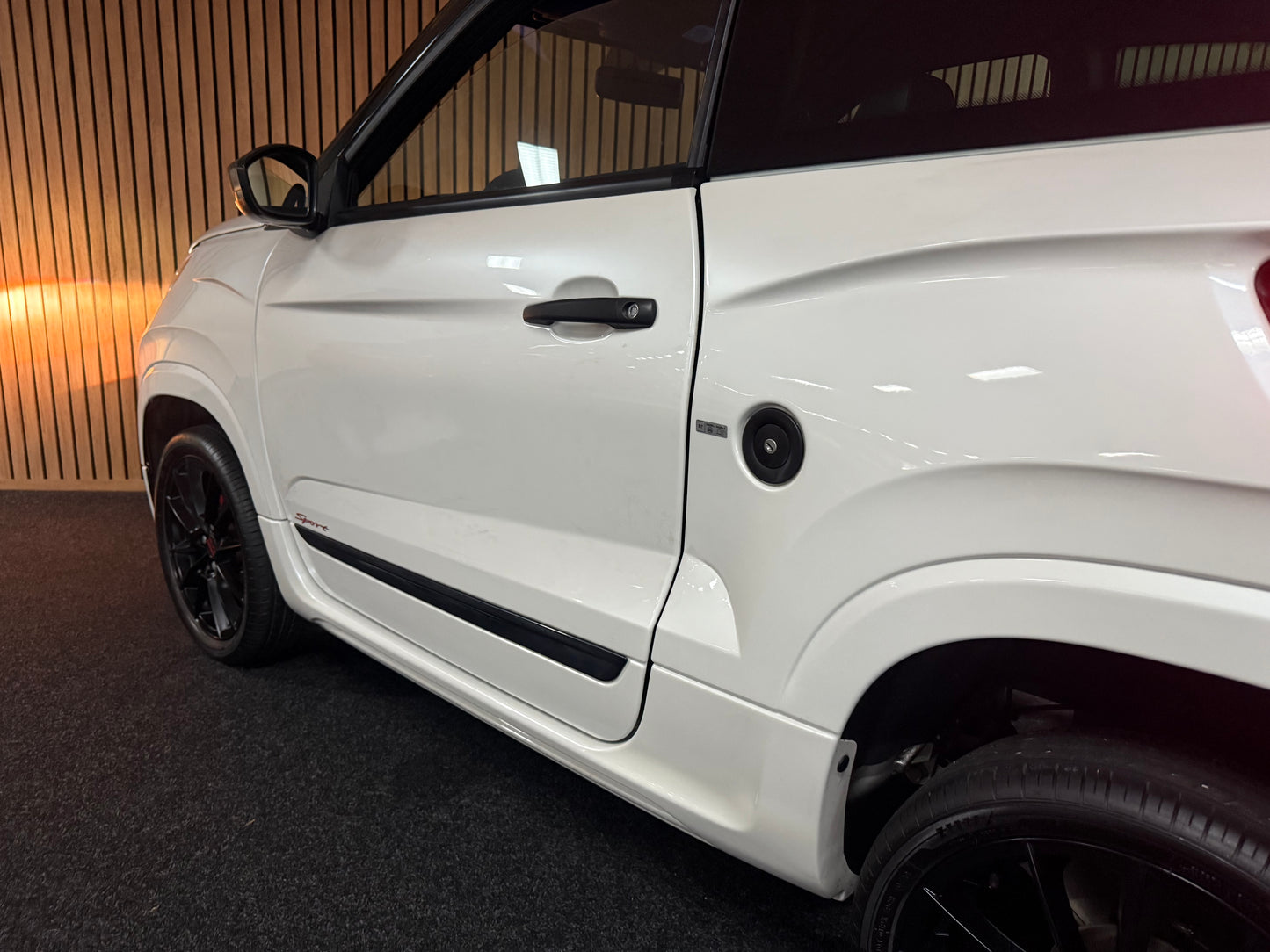 Ligier JS60 Sport Ultimate | Servolenkung | 8 PS leiser DCI Motor | 45 km/h | Rückfahrkamera | Innerhalb 250 KM Kostenlose Lieferung | Mopedauto | Leichtmobile