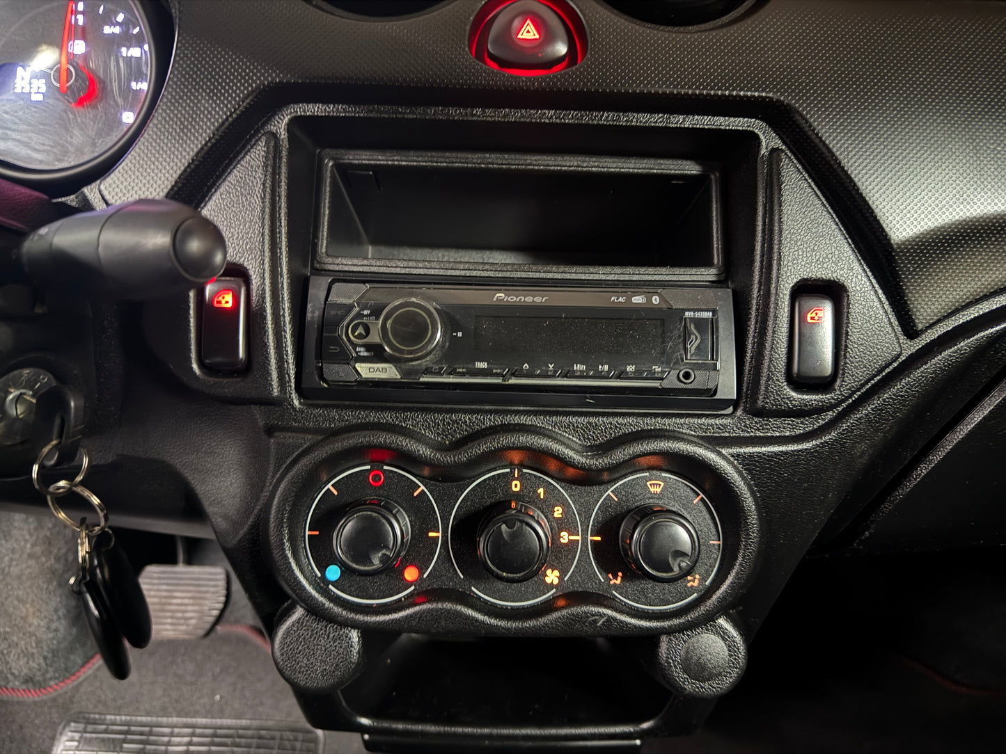 Aixam Minauto Sport 2021 | 3535 KM | 8 PS Motor | 45 km/h | Innerhalb 250 KM Kostenlose Lieferung | Mopedauto | Leichtmobile