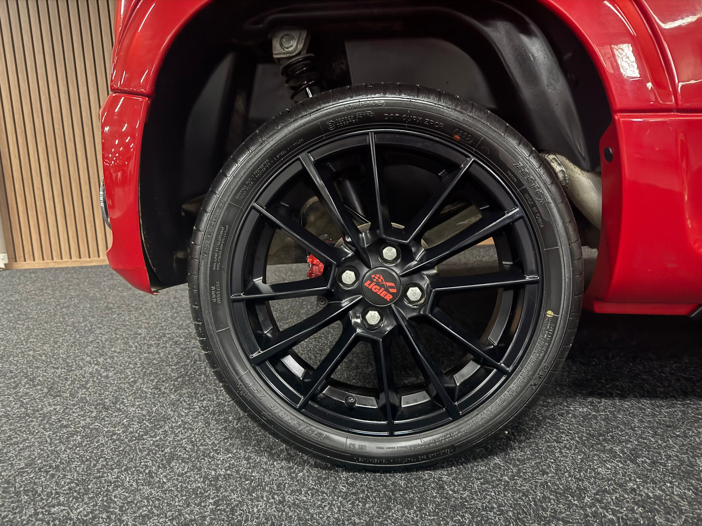 Ligier JS60 Sport Ultimate 2023 | 2149 KM | Servolenkung | 8 PS leiser DCI Motor | 45 km/h | Rückfahrkamera | Innerhalb 250 KM Kostenlose Lieferung | Mopedauto | Leichtmobile