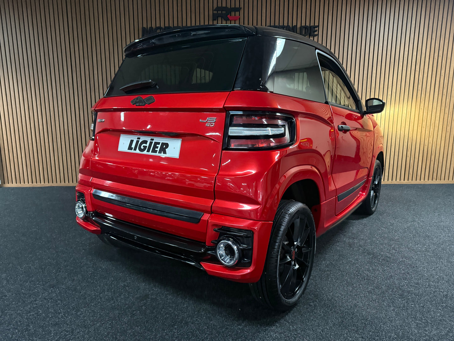 Ligier JS60 Sport Ultimate 2023 | 2149 KM | Servolenkung | 8 PS leiser DCI Motor | 45 km/h | Rückfahrkamera | Innerhalb 250 KM Kostenlose Lieferung | Mopedauto | Leichtmobile