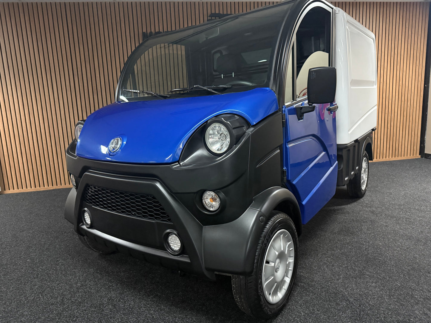 Aixam D-Truck Mega Kastenwagen 2024 |  | 8 PS Kubota Motor | Rückfahrkamera | 45 km/h | Rückfahrkamera | Innerhalb 250 KM Kostenlose Lieferung | Mopedauto | Leichtmobile