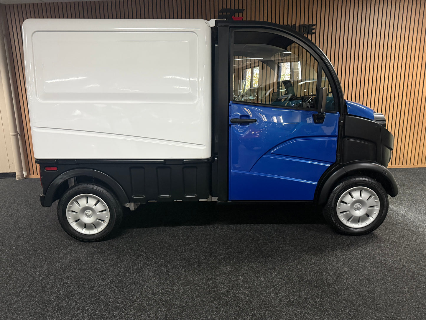Aixam D-Truck Mega Kastenwagen 2024 |  | 8 PS Kubota Motor | Rückfahrkamera | 45 km/h | Rückfahrkamera | Innerhalb 250 KM Kostenlose Lieferung | Mopedauto | Leichtmobile