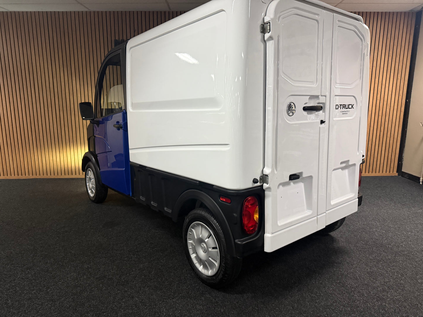 Aixam D-Truck Mega Kastenwagen 2024 |  | 8 PS Kubota Motor | Rückfahrkamera | 45 km/h | Rückfahrkamera | Innerhalb 250 KM Kostenlose Lieferung | Mopedauto | Leichtmobile