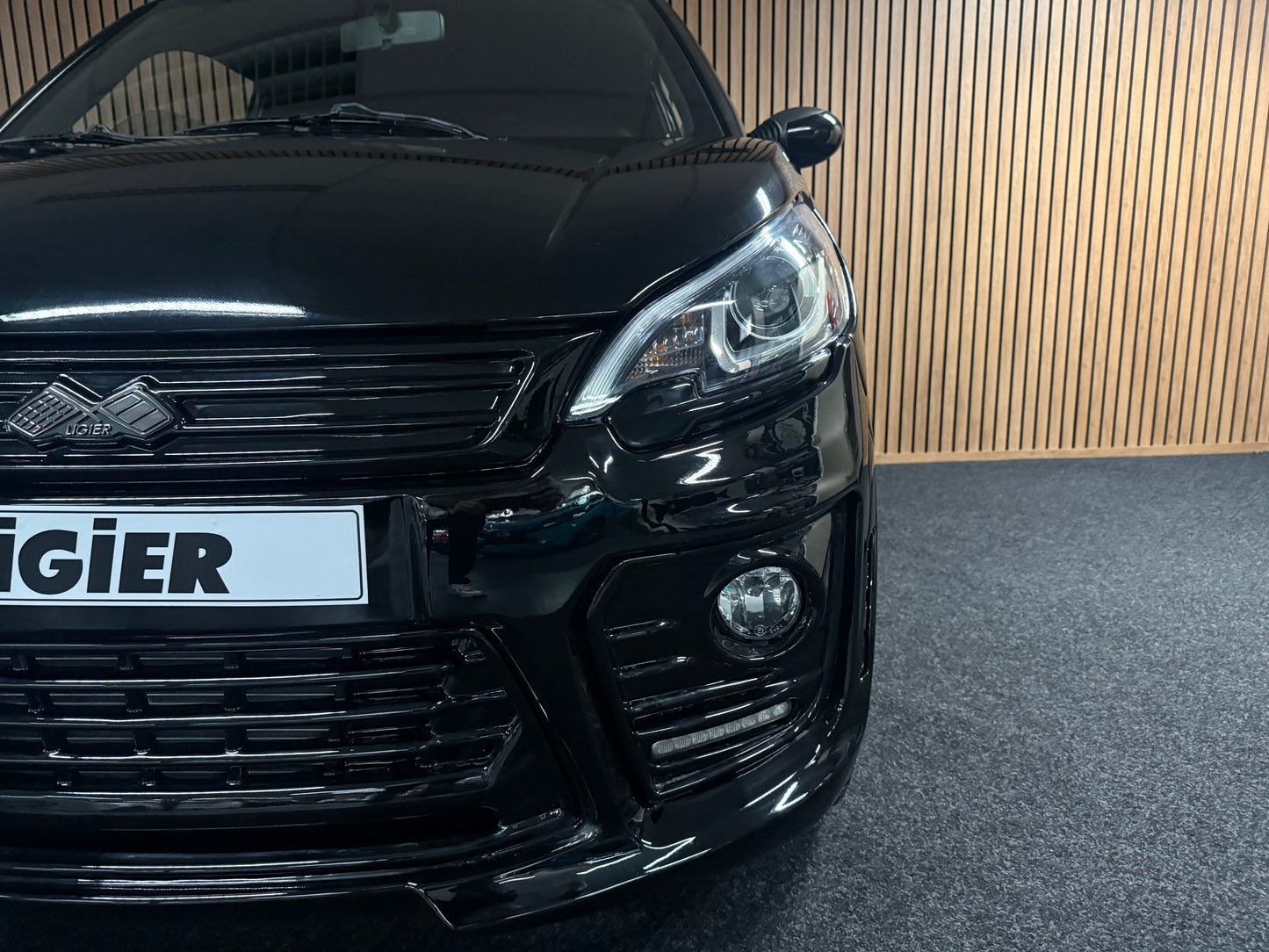 Ligier JS50 Sport Ultimate | Servolenkung | Black on Black Edition | 8 PS leiser DCI Motor | 45 km/h | Rückfahrkamera | Innerhalb 250 KM Kostenlose Lieferung | Mopedauto | Leichtmobile