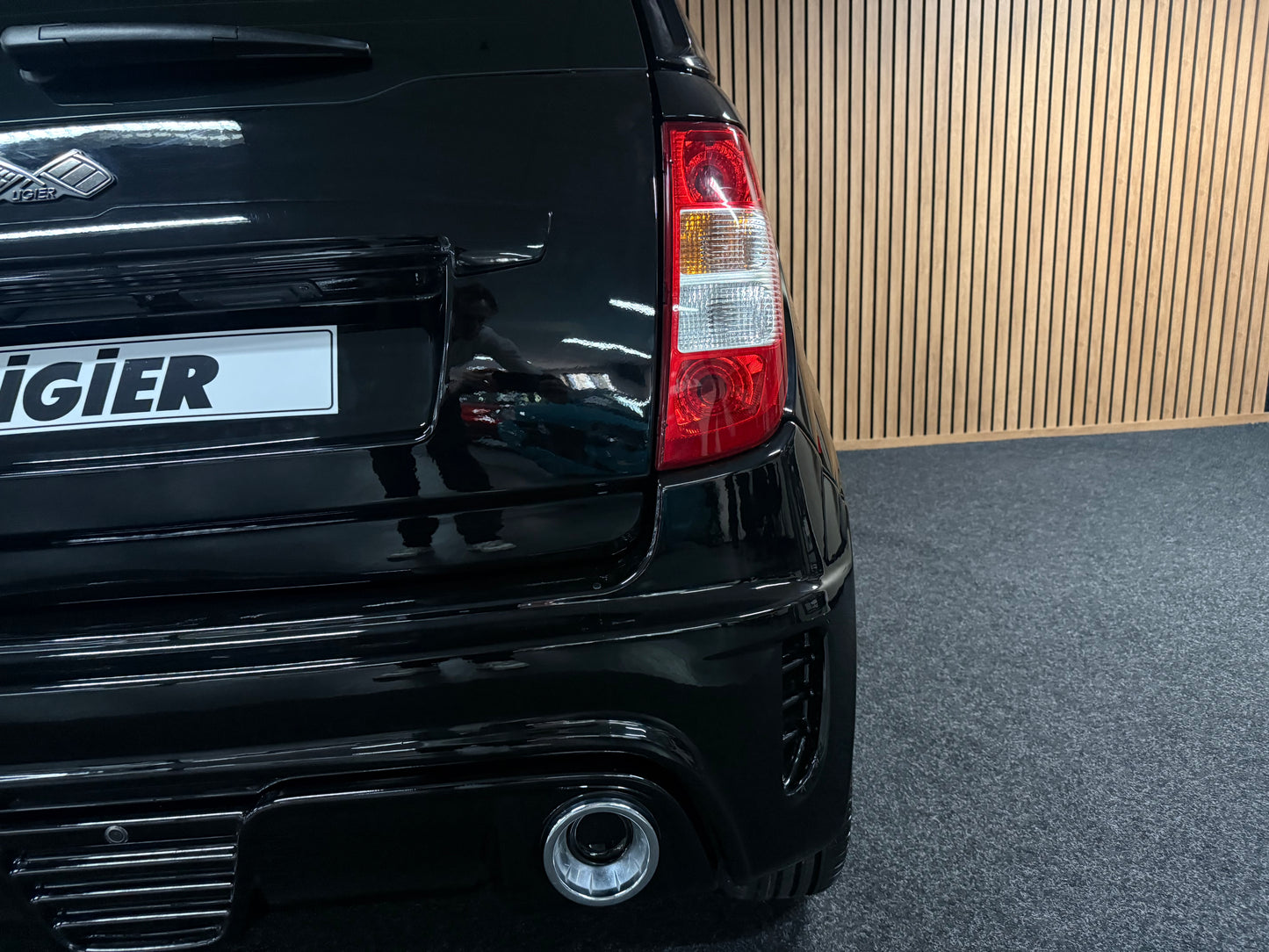 Ligier JS50 Sport Ultimate | Servolenkung | Black on Black Edition | 8 PS leiser DCI Motor | 45 km/h | Rückfahrkamera | Innerhalb 250 KM Kostenlose Lieferung | Mopedauto | Leichtmobile