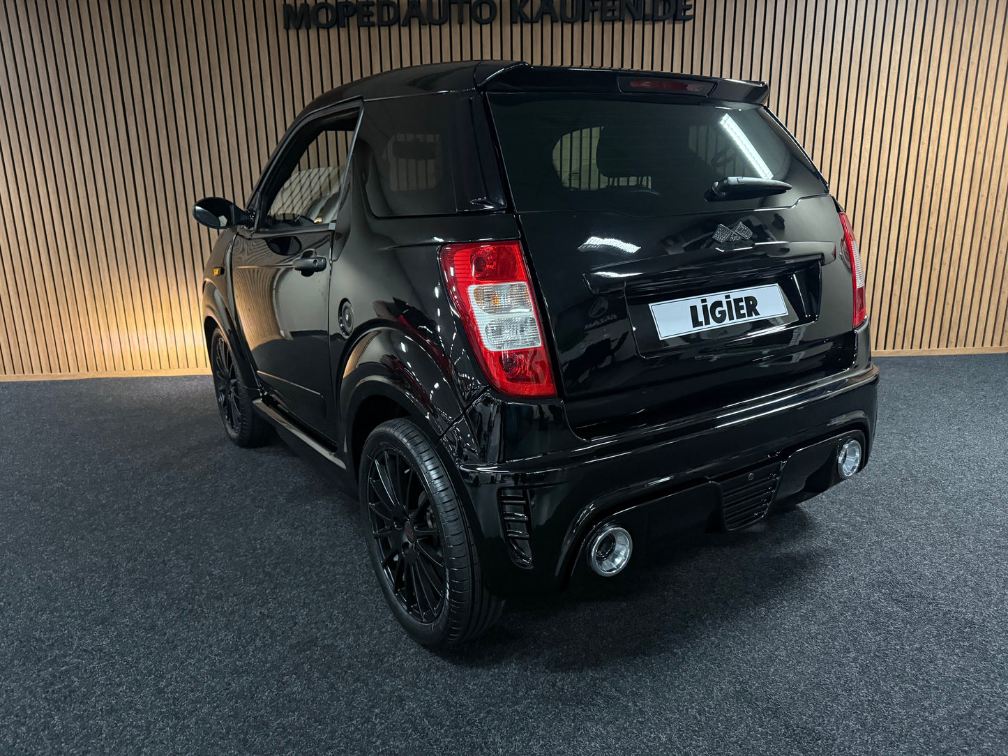 Ligier JS50 Sport Ultimate | Servolenkung | Black on Black Edition | 8 PS leiser DCI Motor | 45 km/h | Rückfahrkamera | Innerhalb 250 KM Kostenlose Lieferung | Mopedauto | Leichtmobile