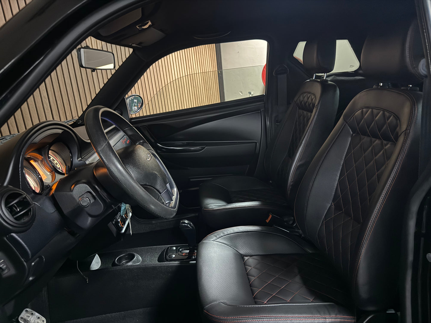 Ligier JS50 Sport Ultimate | Servolenkung | Black on Black Edition | 8 PS leiser DCI Motor | 45 km/h | Rückfahrkamera | Innerhalb 250 KM Kostenlose Lieferung | Mopedauto | Leichtmobile