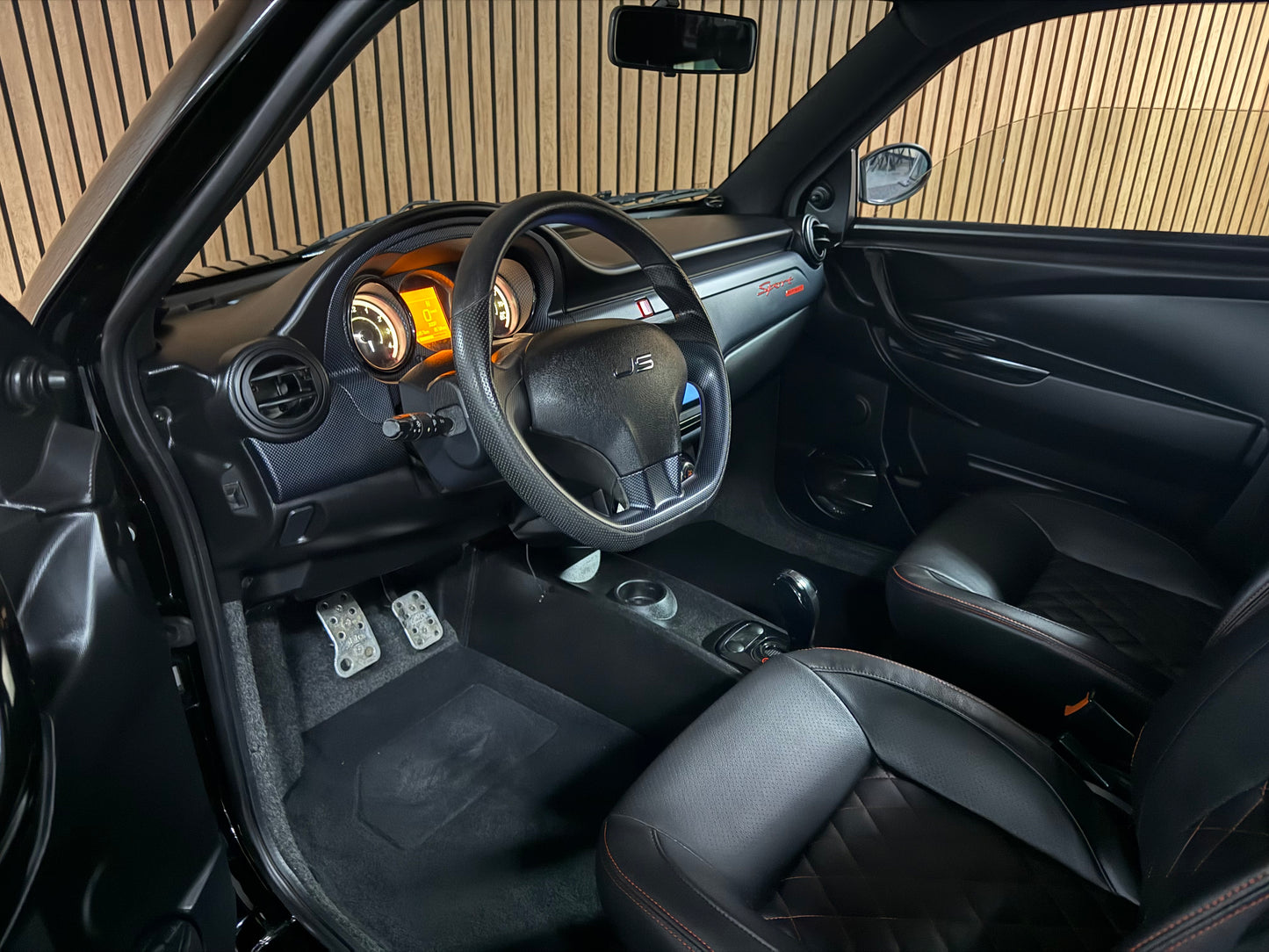 Ligier JS50 Sport Ultimate | Servolenkung | Black on Black Edition | 8 PS leiser DCI Motor | 45 km/h | Rückfahrkamera | Innerhalb 250 KM Kostenlose Lieferung | Mopedauto | Leichtmobile