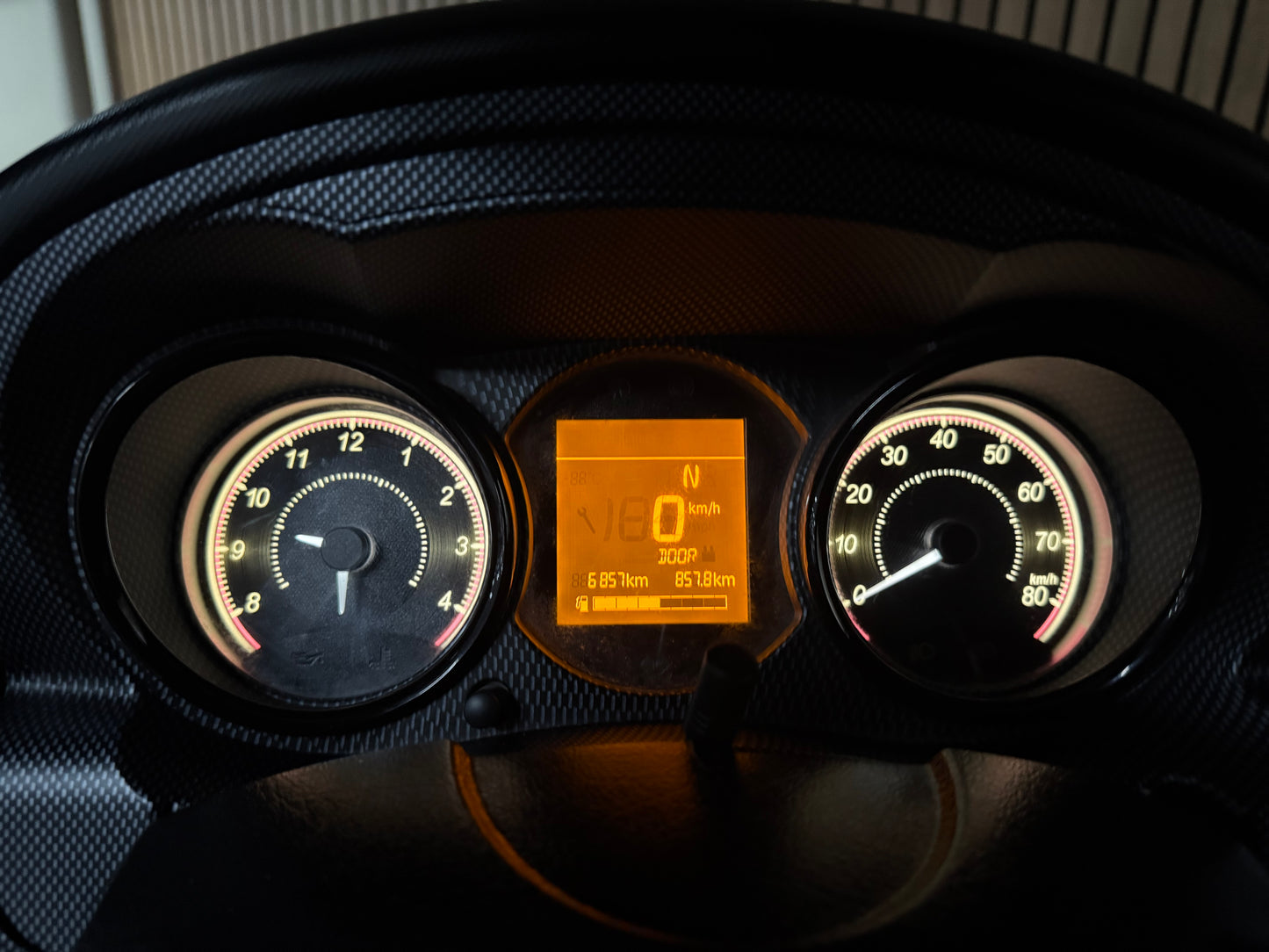 Ligier JS50 Sport Ultimate | Servolenkung | Black on Black Edition | 8 PS leiser DCI Motor | 45 km/h | Rückfahrkamera | Innerhalb 250 KM Kostenlose Lieferung | Mopedauto | Leichtmobile