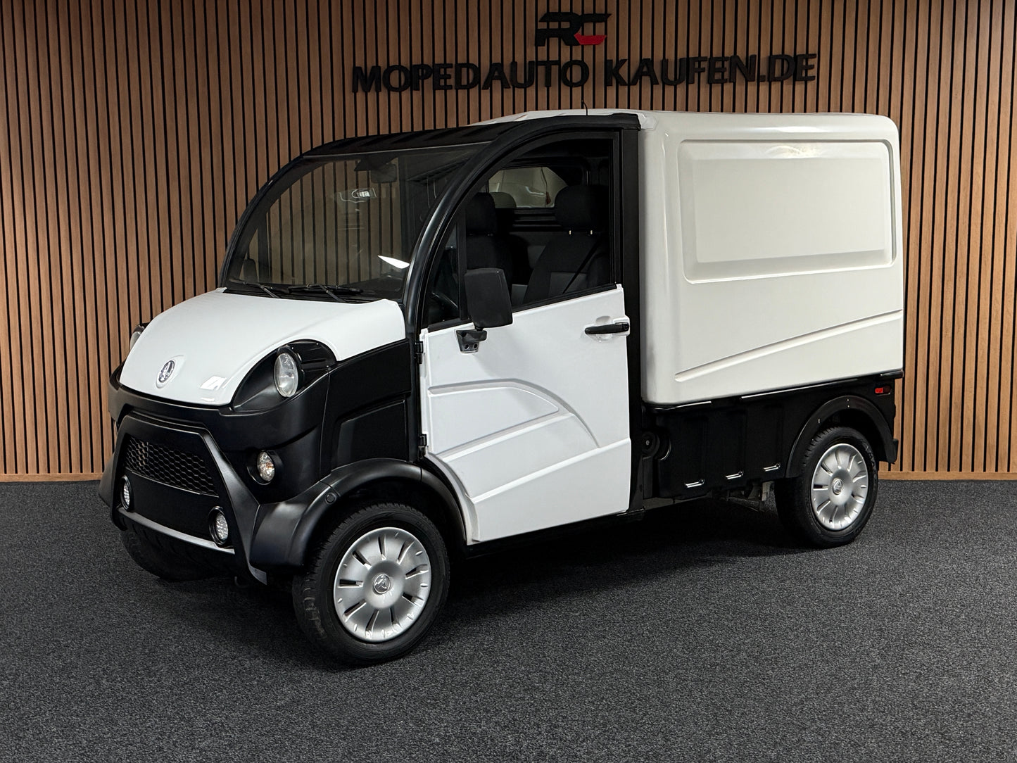 Aixam D-Truck Kastenwagen | 8 PS Motor | 45 km/h | Innerhalb 250 KM Kostenlose Lieferung | Mopedauto | Leichtmobile