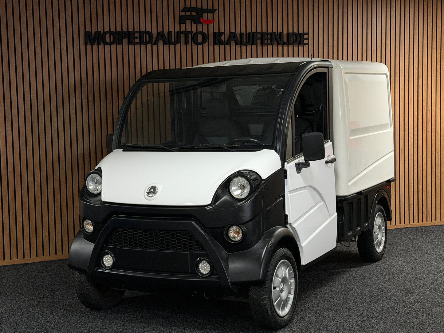 Aixam D-Truck Kastenwagen | 8 PS Motor | 45 km/h | Innerhalb 250 KM Kostenlose Lieferung | Mopedauto | Leichtmobile