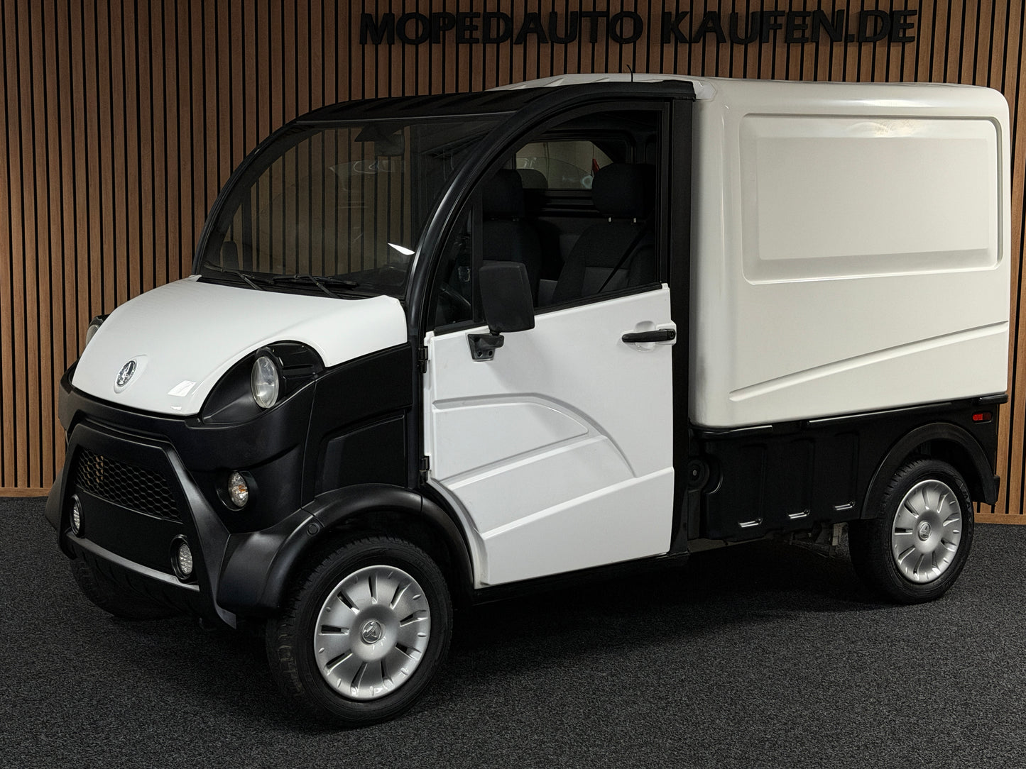 Aixam D-Truck Kastenwagen | 8 PS Motor | 45 km/h | Innerhalb 250 KM Kostenlose Lieferung | Mopedauto | Leichtmobile