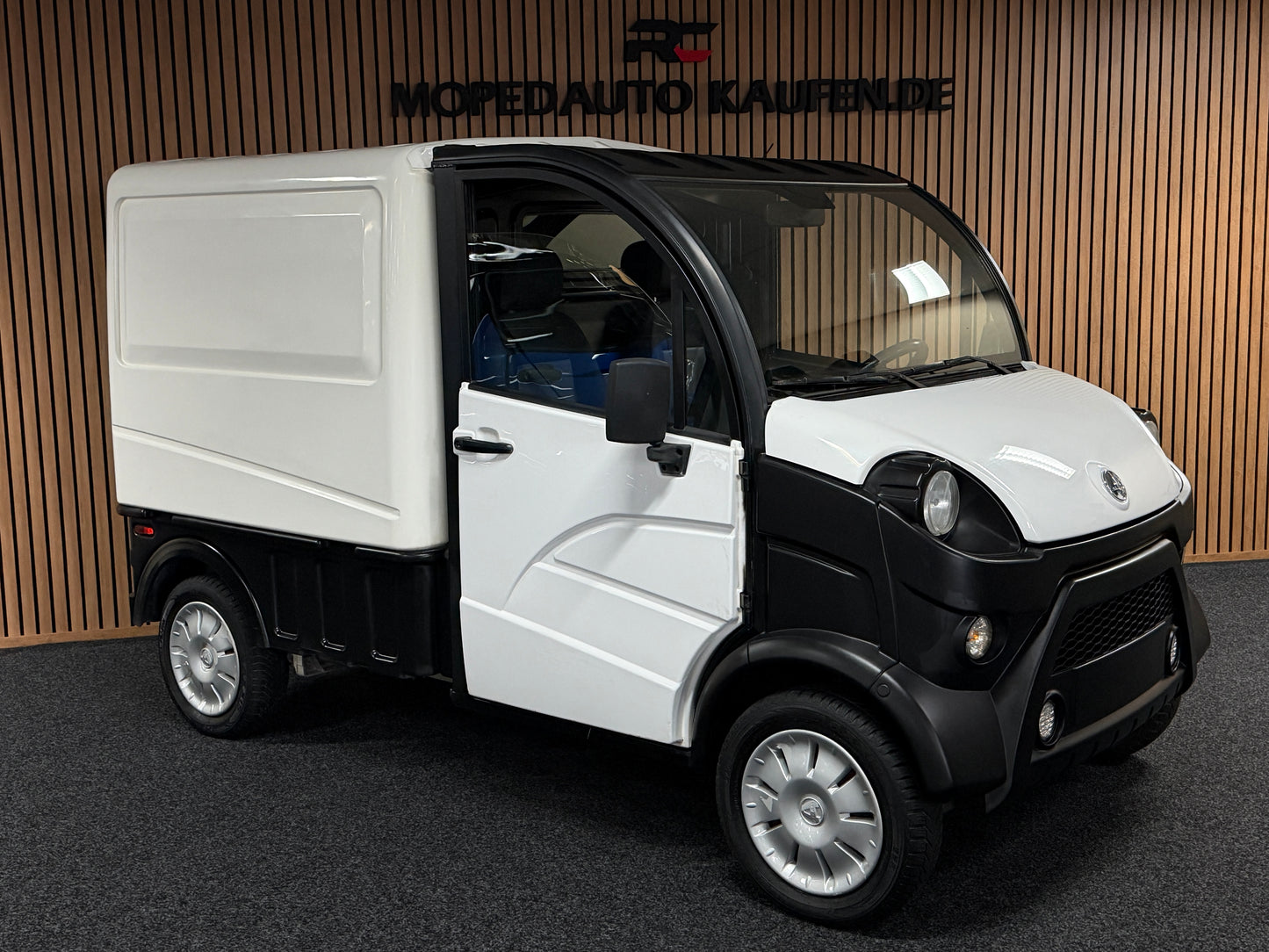 Aixam D-Truck Kastenwagen | 8 PS Motor | 45 km/h | Innerhalb 250 KM Kostenlose Lieferung | Mopedauto | Leichtmobile