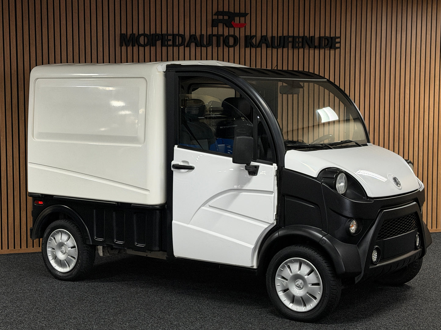 Aixam D-Truck Kastenwagen | 8 PS Motor | 45 km/h | Innerhalb 250 KM Kostenlose Lieferung | Mopedauto | Leichtmobile