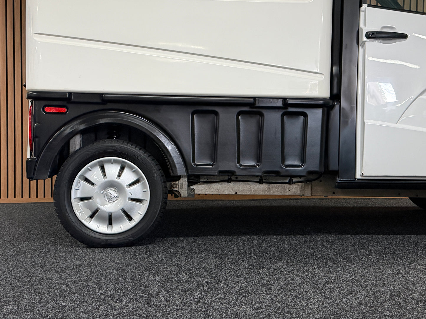 Aixam D-Truck Kastenwagen | 8 PS Motor | 45 km/h | Innerhalb 250 KM Kostenlose Lieferung | Mopedauto | Leichtmobile