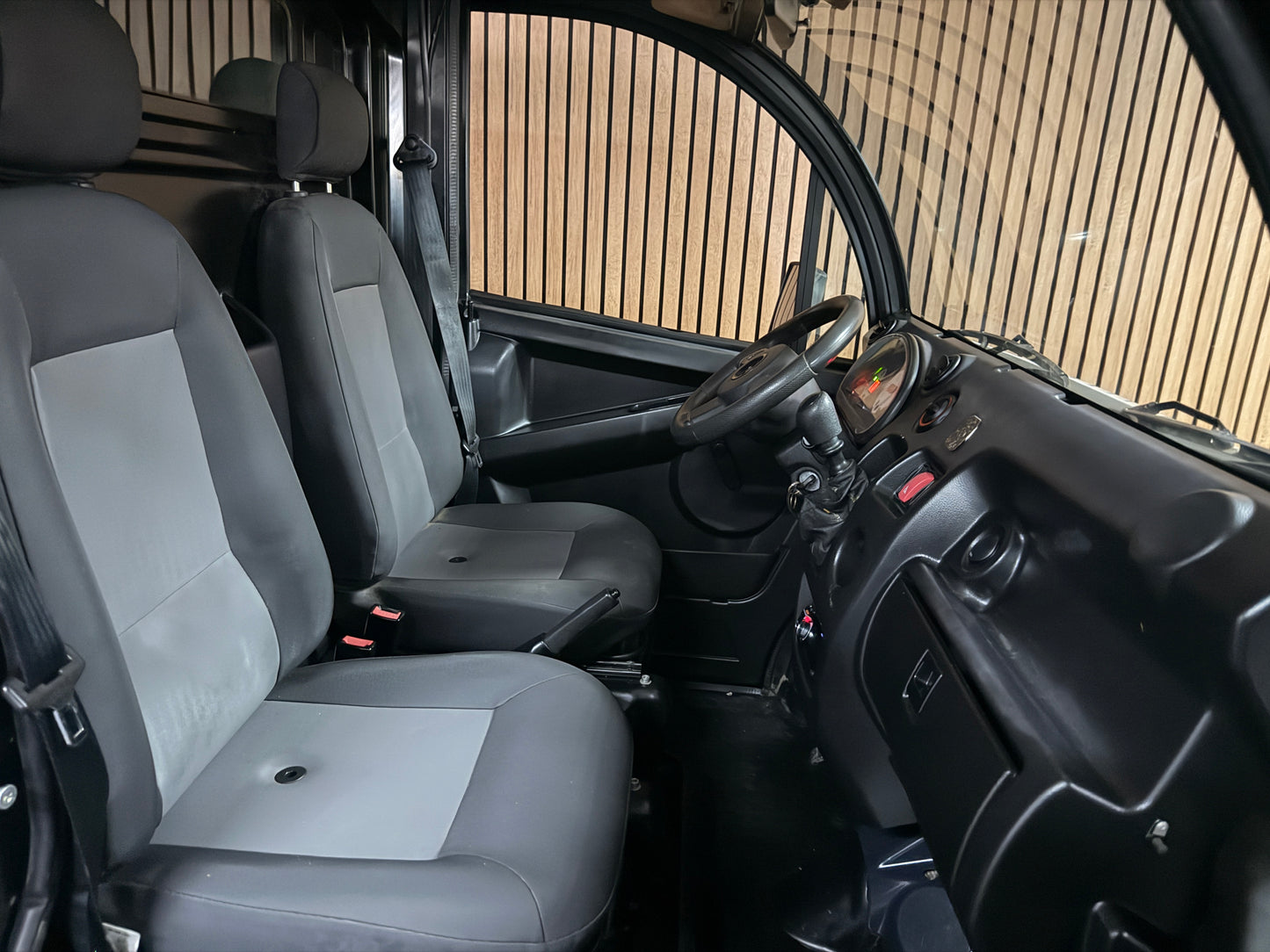 Aixam D-Truck Kastenwagen | 8 PS Motor | 45 km/h | Innerhalb 250 KM Kostenlose Lieferung | Mopedauto | Leichtmobile