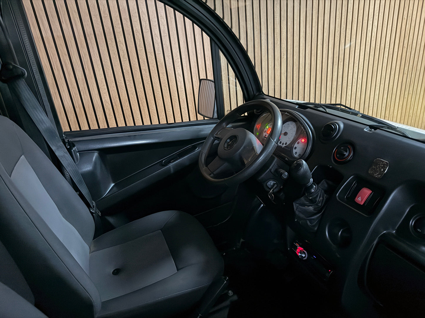 Aixam D-Truck Kastenwagen | 8 PS Motor | 45 km/h | Innerhalb 250 KM Kostenlose Lieferung | Mopedauto | Leichtmobile