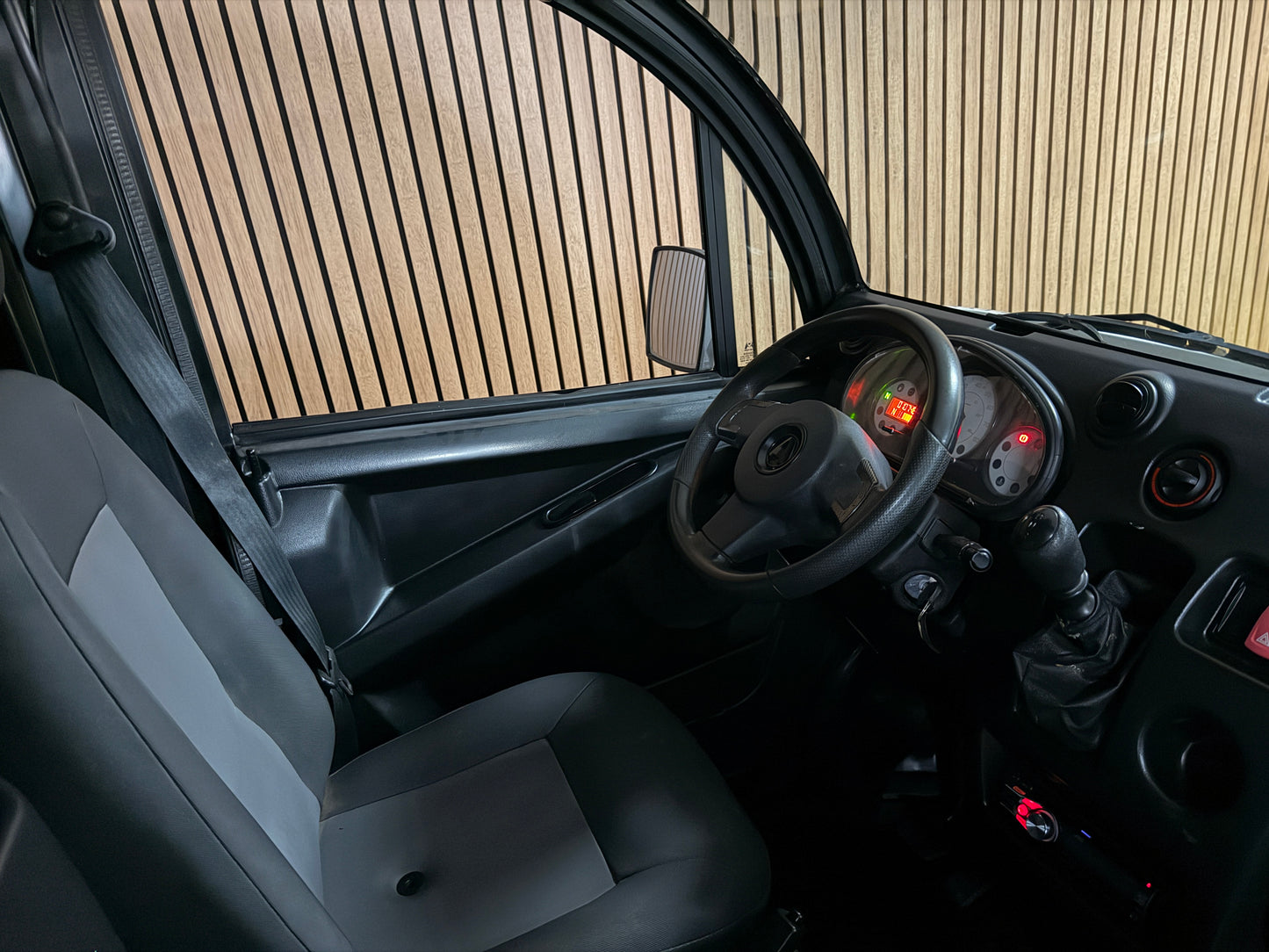 Aixam D-Truck Kastenwagen | 8 PS Motor | 45 km/h | Innerhalb 250 KM Kostenlose Lieferung | Mopedauto | Leichtmobile