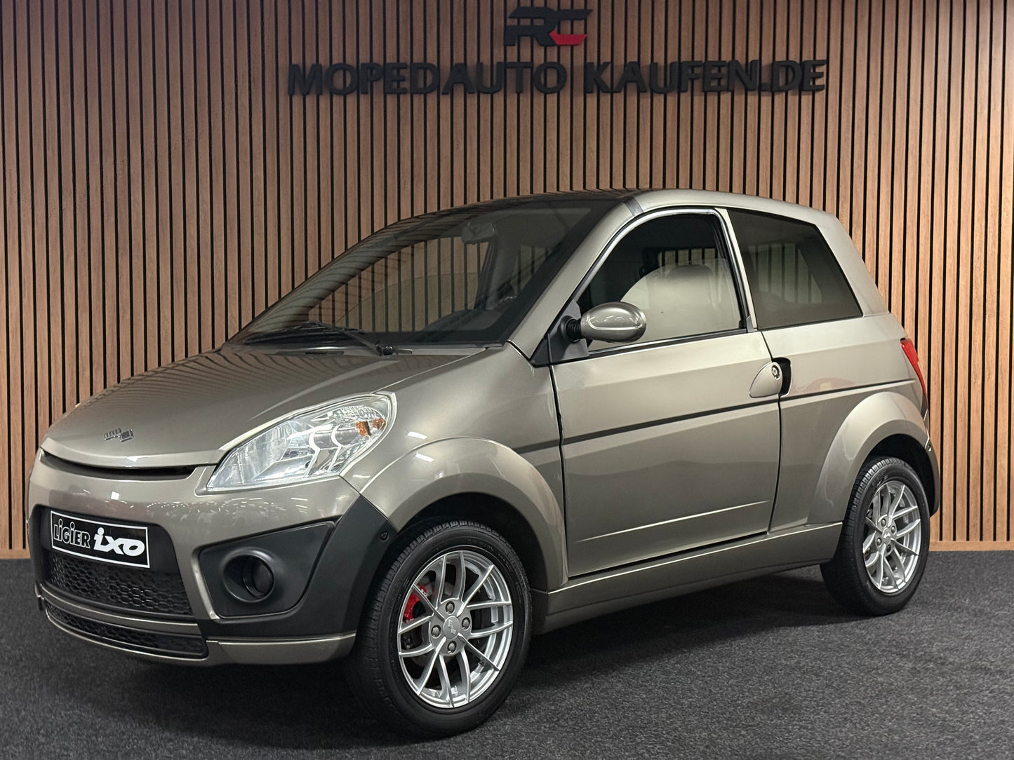 Ligier Ixo Sport | leiser DCI Motor | 45 km/h | Innerhalb 250 KM Kostenlose Lieferung | Mopedauto | Leichtmobile