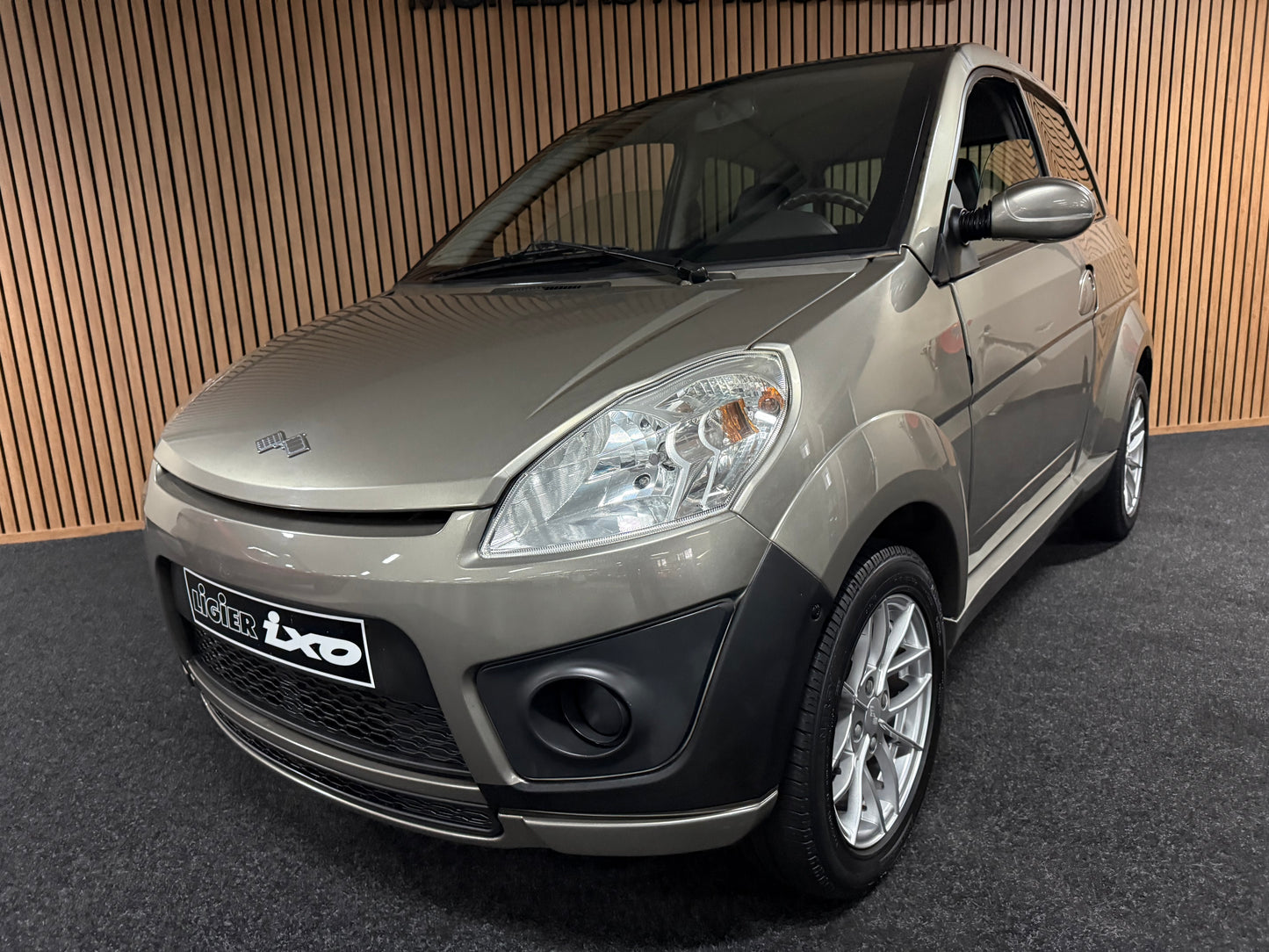 Ligier Ixo Sport | leiser DCI Motor | 45 km/h | Innerhalb 250 KM Kostenlose Lieferung | Mopedauto | Leichtmobile