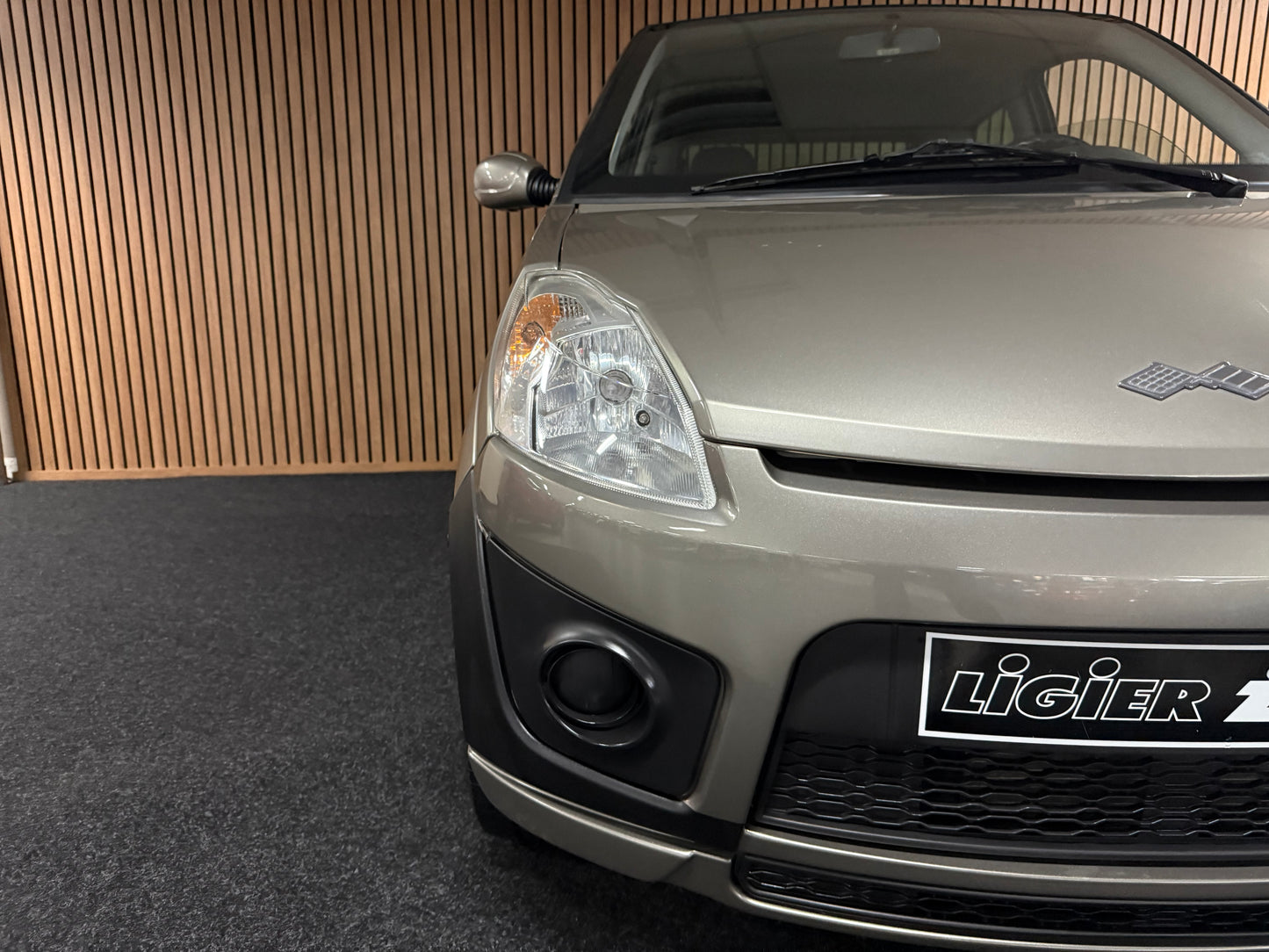 Ligier Ixo Sport | leiser DCI Motor | 45 km/h | Innerhalb 250 KM Kostenlose Lieferung | Mopedauto | Leichtmobile